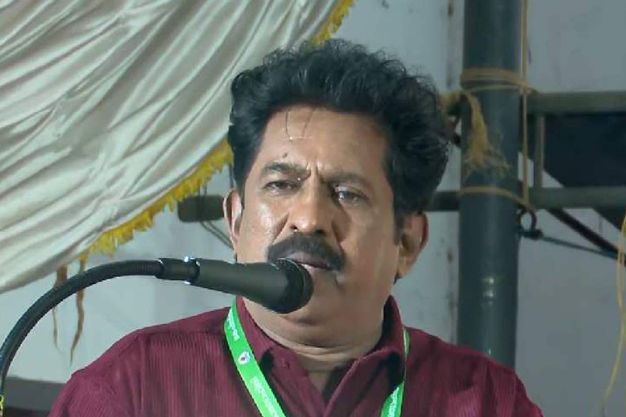 സദസ്സിനേക്കാൾ കൂടുതൽ ആളുകൾ വേദിയിൽ;ഇതൊക്കെ ശ്രദ്ധിക്കണമെന്ന് കോൺഗ്രസുകാരോട് പ്രേംകുമാർ