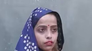  മുൻ ജീവനക്കാരി റിതു ത്രിപാഠി