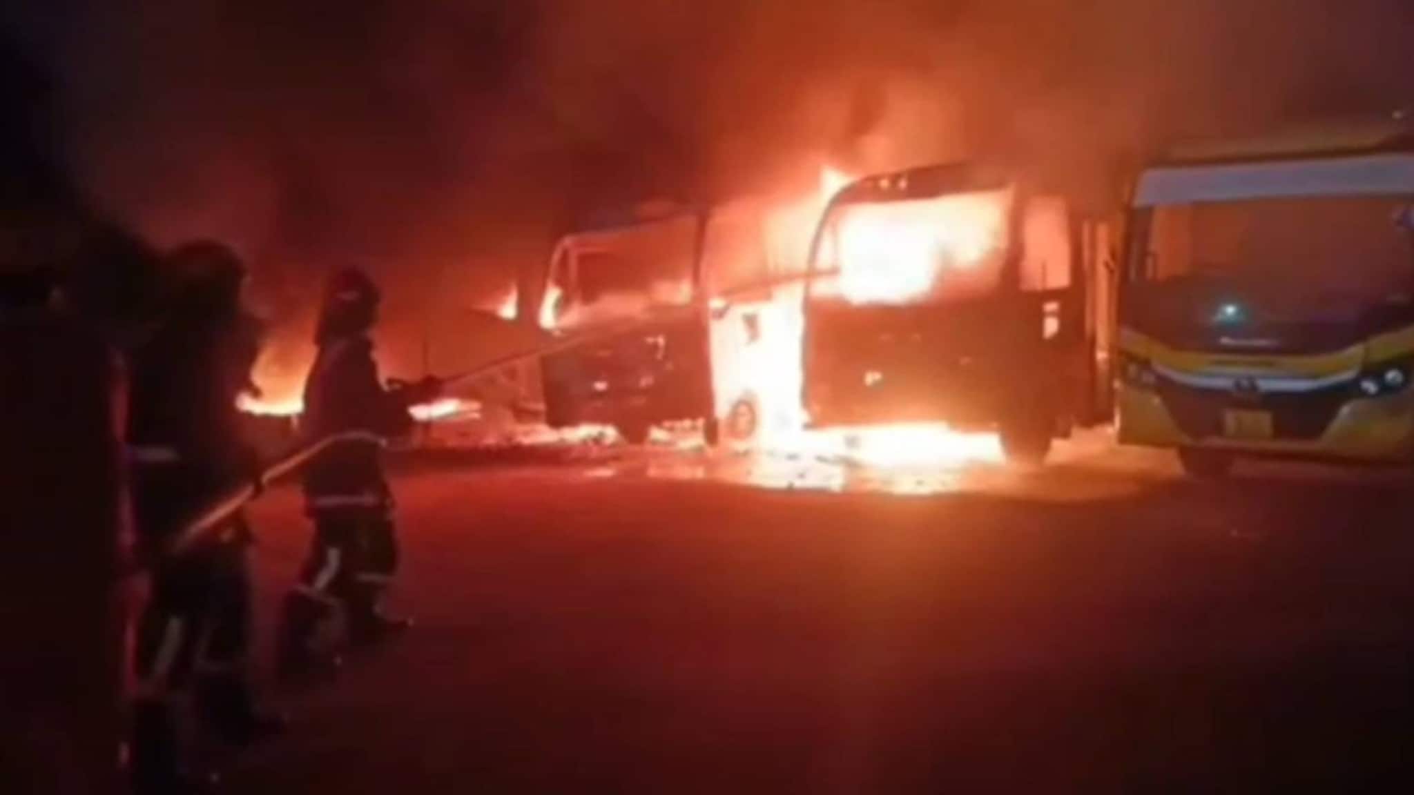 തിരുവനന്തപുരത്തെ സ്കൂളിൽ വൻ തീപിടിത്തം; മൂന്ന് ബസുകൾ കത്തിനശിച്ചു; ദുരൂഹത