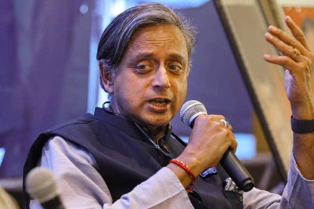 ‘എന്റെ ഭാഷയുമല്ല ശബ്ദവുമല്ല’; പാകിസ്ഥാനെ പുകഴ്ത്തിയെന്ന പേരിൽ പ്രചരിക്കുന്ന വീഡിയോ വ്യാജമെന്ന് ശശി തരൂർ