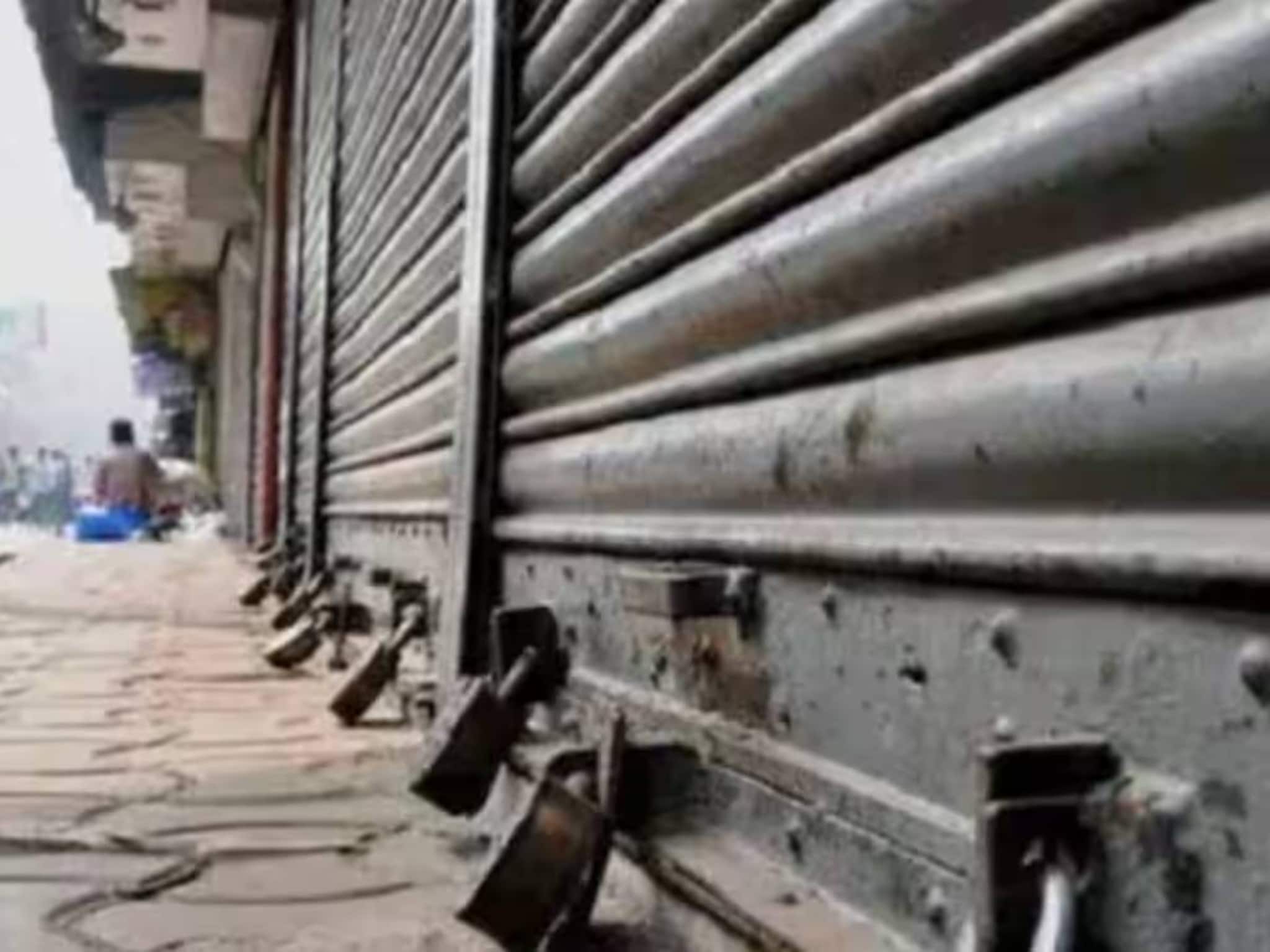 'ഇതൊക്കെ എന്ത് ; ഫ്രാൻസിലൊക്കെ രണ്ടാഴ്ചയിൽ ഒരിക്കൽ പണിമുടക്കാ'; ദേശീയ പണിമുടക്കിൽ കൊച്ചിയിൽ കുടുങ്ങിയ വിദേശികള്‍