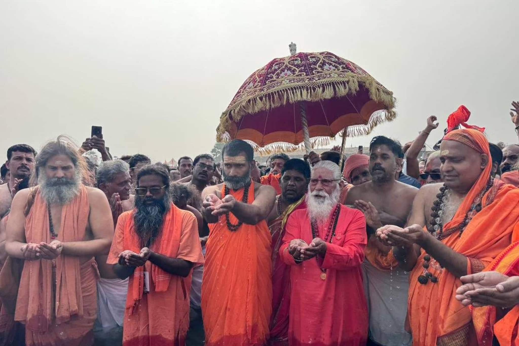 തിരുനാവായ മഹാ മാഘത്തിന്റെ 18  രാപകലുകൾ; ലക്ഷക്കണക്കിന് വിശ്വാസികളുടെ പുണ്യമായി മാറിയ നിളയുടെ തീരം