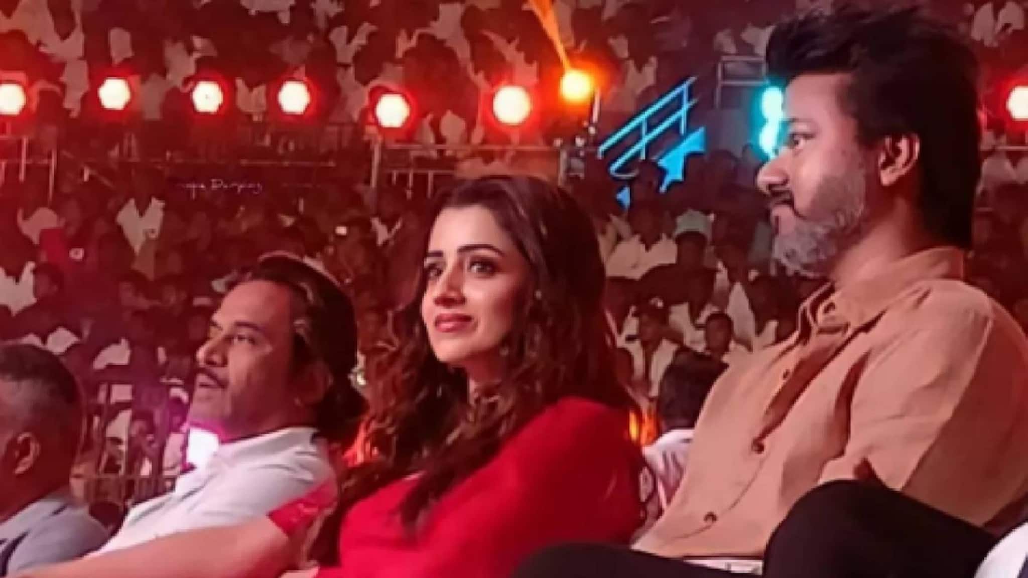 ഹിറ്റ് ജോഡിയായിട്ടും 15 വർഷം വിജയ്‌യുടെ ഒപ്പം അഭിനയിക്കാതെ തൃഷ; പിന്നിൽ കുടുംബത്തിന്റെ താക്കീതോ?