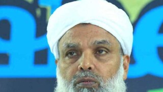 ഉമർ ഫൈസി മുക്കമാണ് പ്രമേയം അവതരിപ്പിച്ചത്.