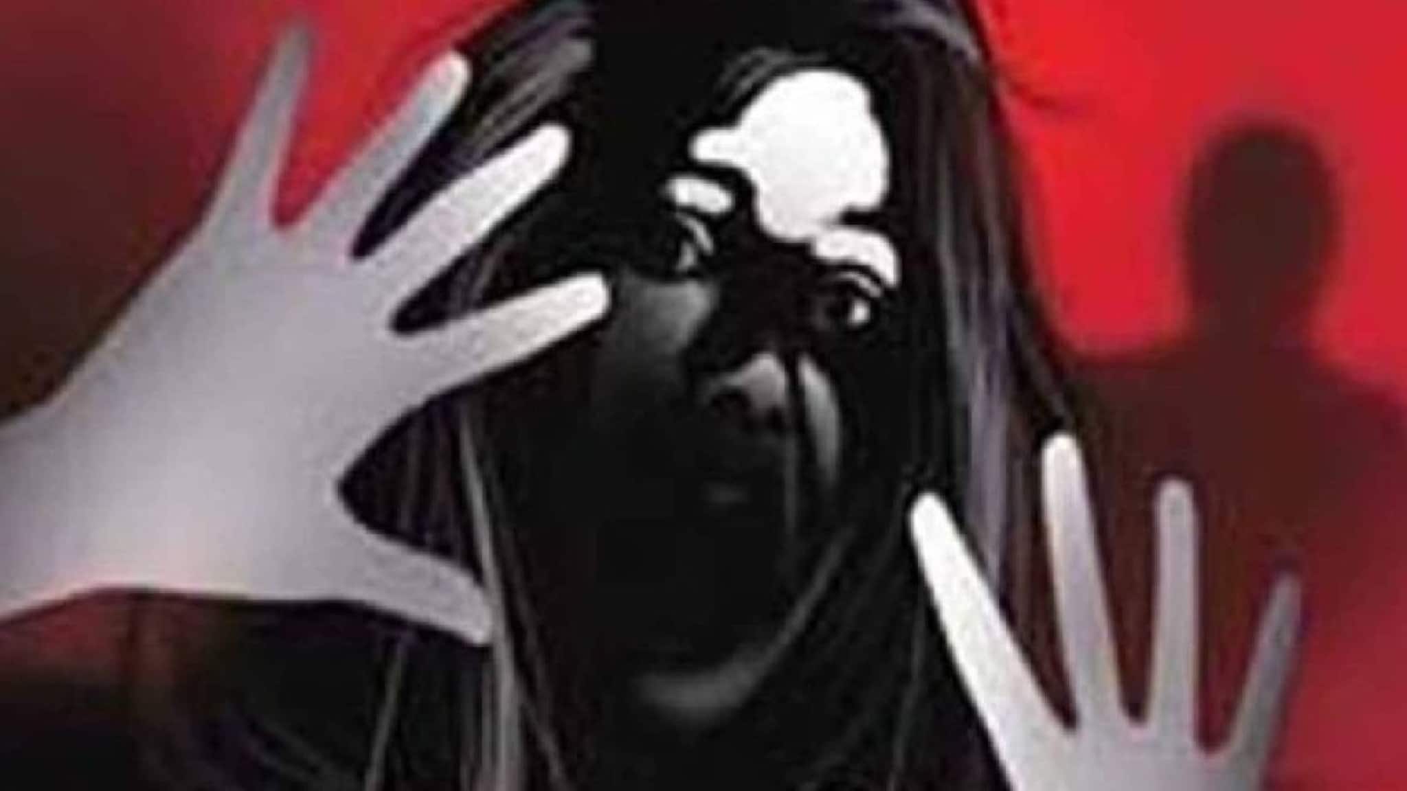 തിരുവനന്തപുരത്ത് ഒറ്റയ്ക്കു താമസിക്കുന്ന 64 കാരിയെ വീട്ടിൽ കയറി കഴുത്തിൽ കത്തിവെച്ച് പീഡിപ്പിച്ചു