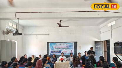 ഡോ. പി ആര്‍ അരുൺ ക്ലാസ്സ് എടുക്കുന്നു