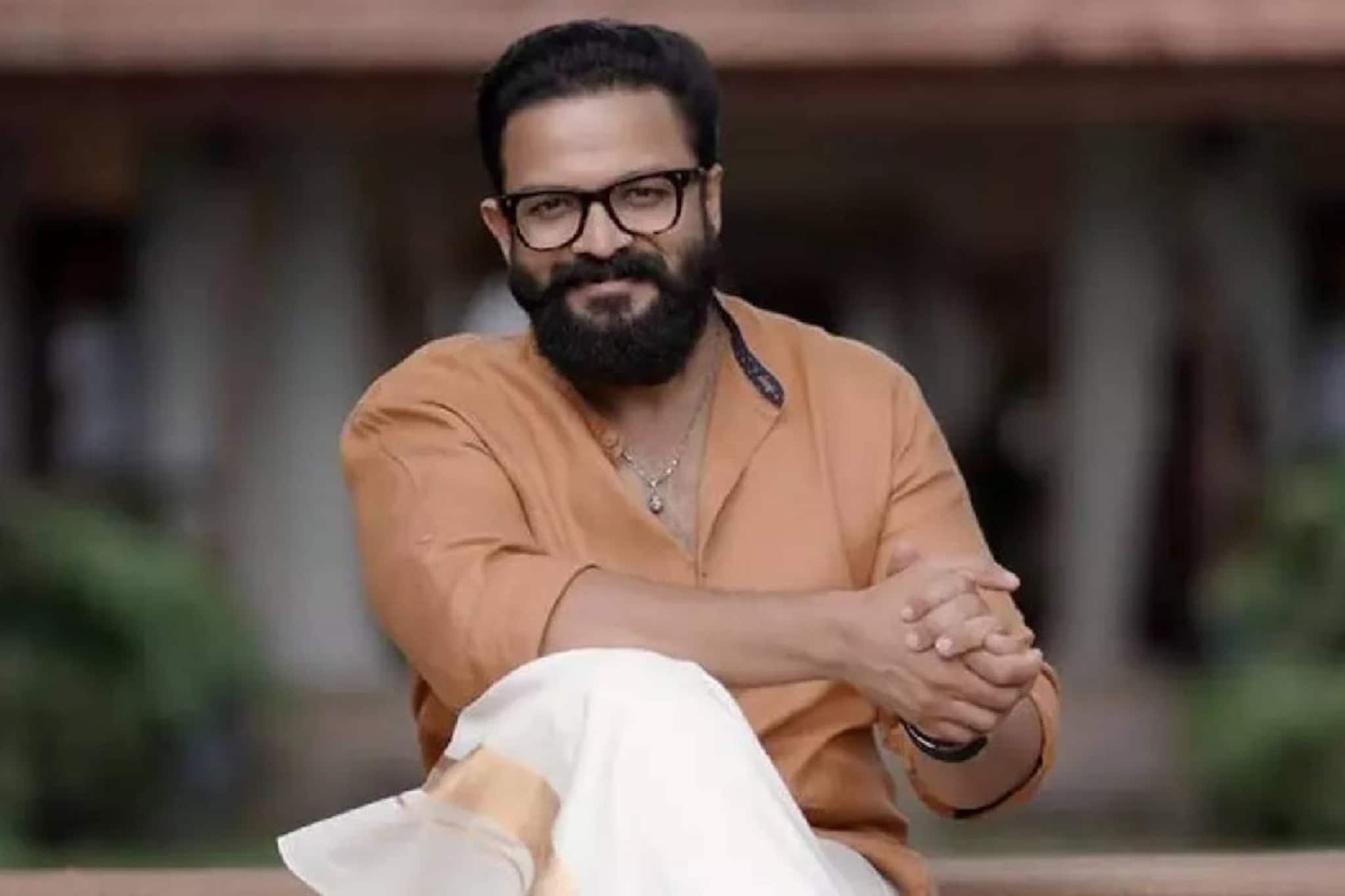 ജയസൂര്യ ചിത്രത്തിനായി ഹിന്ദി സംസാരിക്കുന്നവരെ ക്ഷണിച്ച് കാസ്റ്റിംഗ് കോൾ; ജി മെയിൽ ഐഡി ഹാങ്ങ്