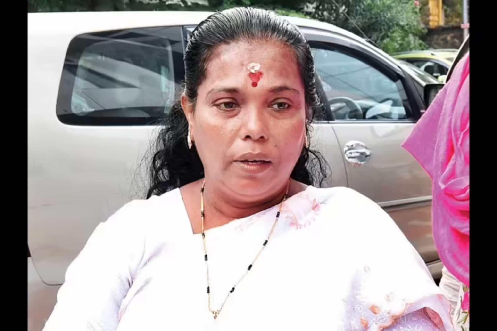 പെരുമ്പാവൂരിൽ കൊല്ലപ്പെട്ട നിയമവിദ്യാർത്ഥിനി ജിഷയുടെ അമ്മ രാജേശ്വരി അന്തരിച്ചു