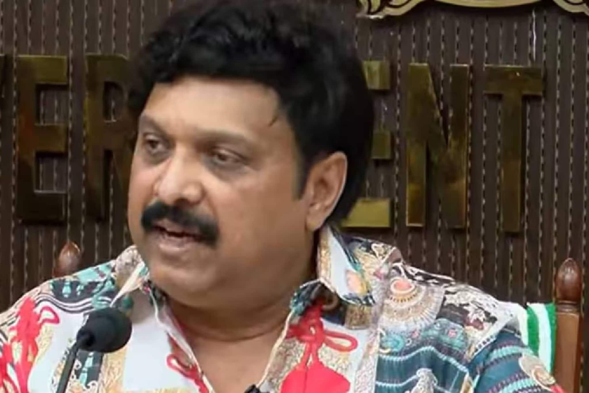 കേസിന് പോകില്ലെന്ന് ഗണേഷ് കുമാറിൻ്റെ ഭാര്യ; രാജി വെക്കുമോ മന്ത്രി?