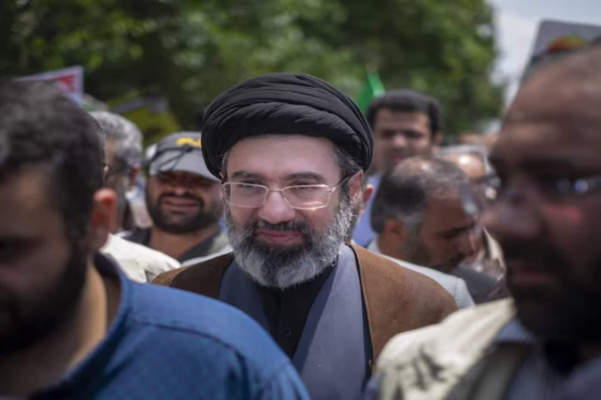 ഇറാന്റെ അടുത്ത പരമോന്നത നേതാവാകുന്ന മോജ്തബ ഹുസൈനി ഖമനയി ആരാണ്? ഇറാന്റെ അടുത്ത പരമോന്നത നേതാവാകുന്ന മോജ്തബ ഹുസൈനി ഖമനയി ആരാണ്?