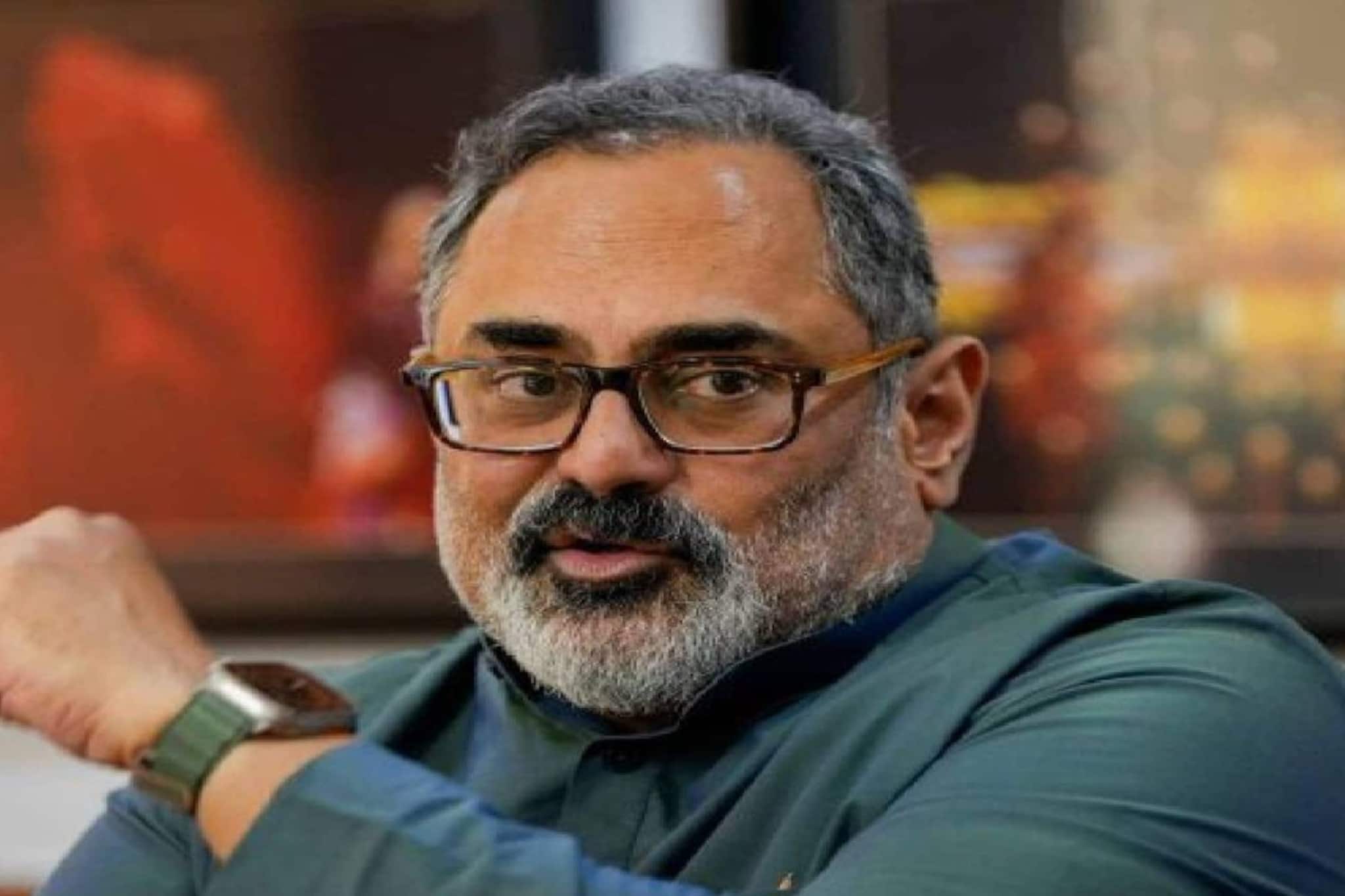 ഗള്ഫ് രാജ്യങ്ങളെ ആക്രമിക്കുന്നവരെ ഇടത്-വലത് മുന്നണികള് പിന്തുണയ്ക്കുന്നത് അത്ഭുതപ്പെടുത്തുന്നു: രാജീവ് ചന്ദ്രശേഖർ ഗള്ഫ് രാജ്യങ്ങളെ ആക്രമിക്കുന്നവരെ ഇടത്-വലത് മുന്നണികള് പിന്തുണയ്ക്കുന്നത് അത്ഭുതപ്പെടുത്തുന്നു: രാജീവ് ചന്ദ്രശേഖർ