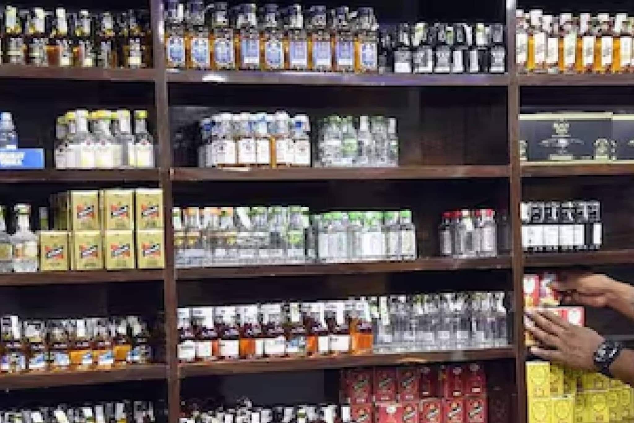 പ്ലീസ് നോട്ട്! 'ബെവ്കോ' പ്രീമിയം കൗണ്ടറുകളില് ഇനി നോട്ട് വാങ്ങില്ല; ഡിജിറ്റൽ പെയ്മെന്റ് മാത്രം; കാരണമുണ്ട് പ്ലീസ് നോട്ട്! 'ബെവ്കോ' പ്രീമിയം കൗണ്ടറുകളില് ഇനി നോട്ട് വാങ്ങില്ല; ഡിജിറ്റൽ പെയ്മെന്റ് മാത്രം; കാരണമുണ്ട്