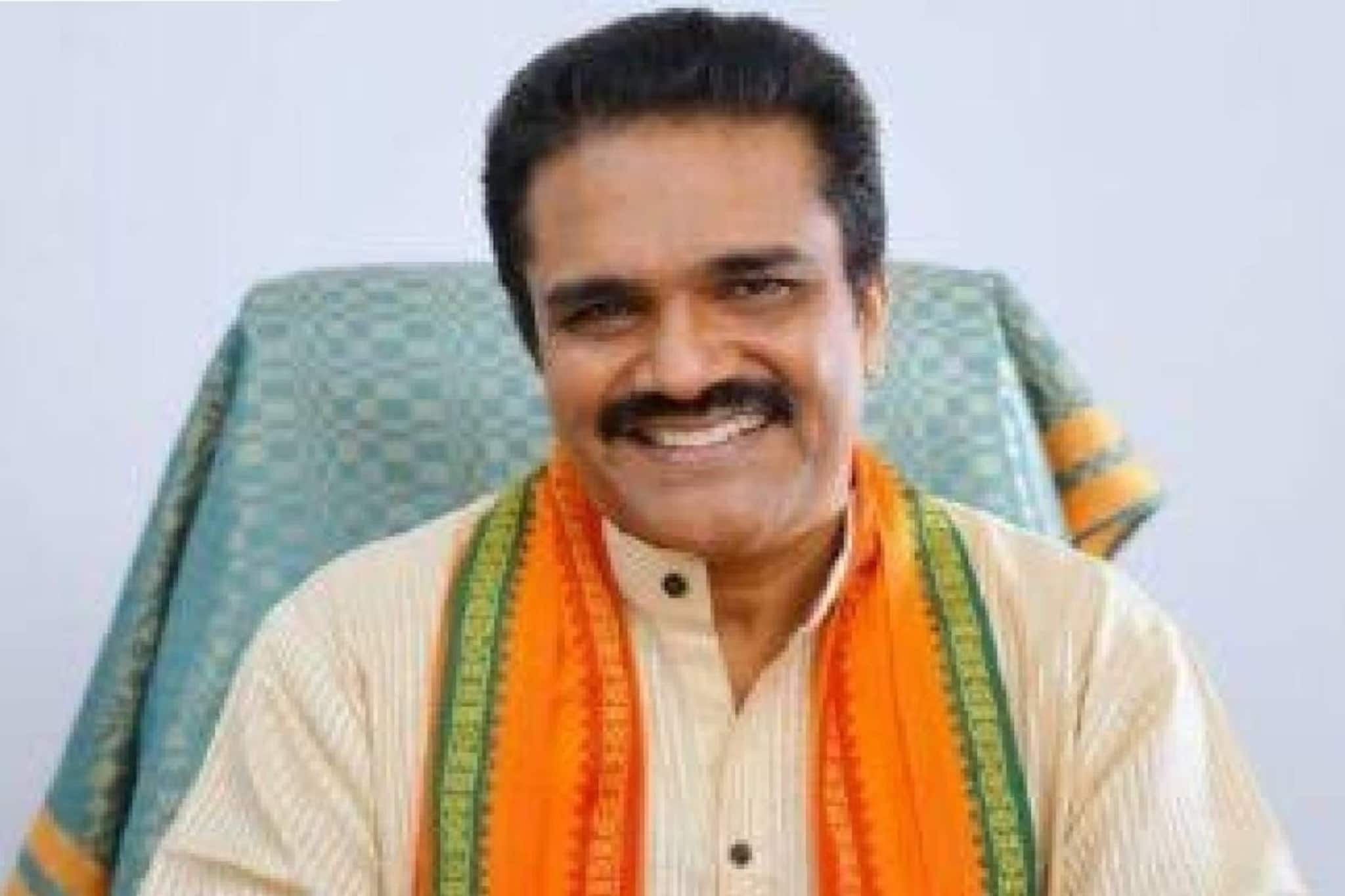 നോബിൾ മാത്യുവിനെ ബിജെപി സസ്പെന്റ് ചെയ്തു നോബിൾ മാത്യുവിനെ ബിജെപി സസ്പെന്റ് ചെയ്തു