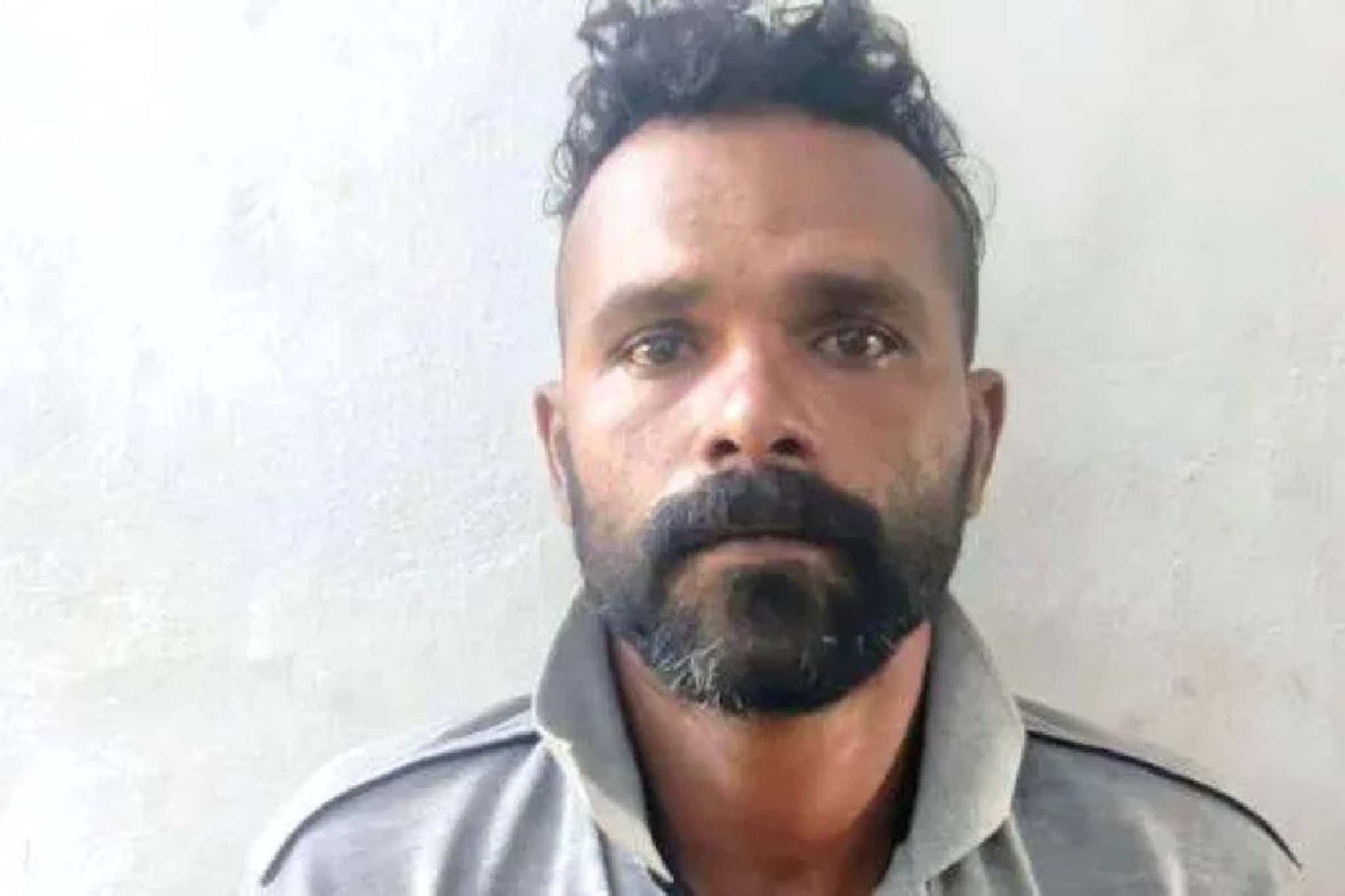 വീട്ടിൽ കയറി പീഡിപ്പിക്കാൻ ശ്രമിച്ചപ്പോൾ വീട്ടമ്മ മുറിയിൽ പൂട്ടിയിട്ടു; 38 കേസുകളിലെ പ്രതി അനസ് പിടിയിൽ വീട്ടിൽ കയറി പീഡിപ്പിക്കാൻ ശ്രമിച്ചപ്പോൾ വീട്ടമ്മ മുറിയിൽ പൂട്ടിയിട്ടു; 38 കേസുകളിലെ പ്രതി അനസ് പിടിയിൽ