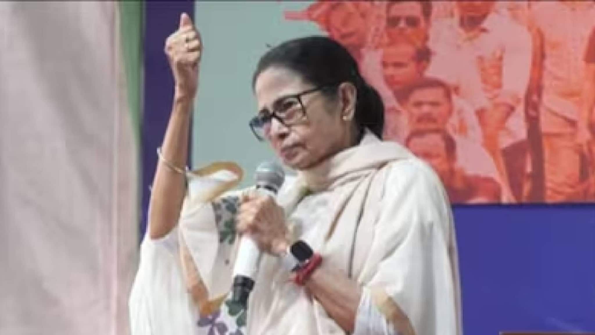 'ബിജെപി അധികാരത്തിൽ വന്നാൽ ബംഗാളികളെ മീൻ കഴിക്കാൻ അവർ അനുവദിക്കില്ല'; മമത ബാനർജി