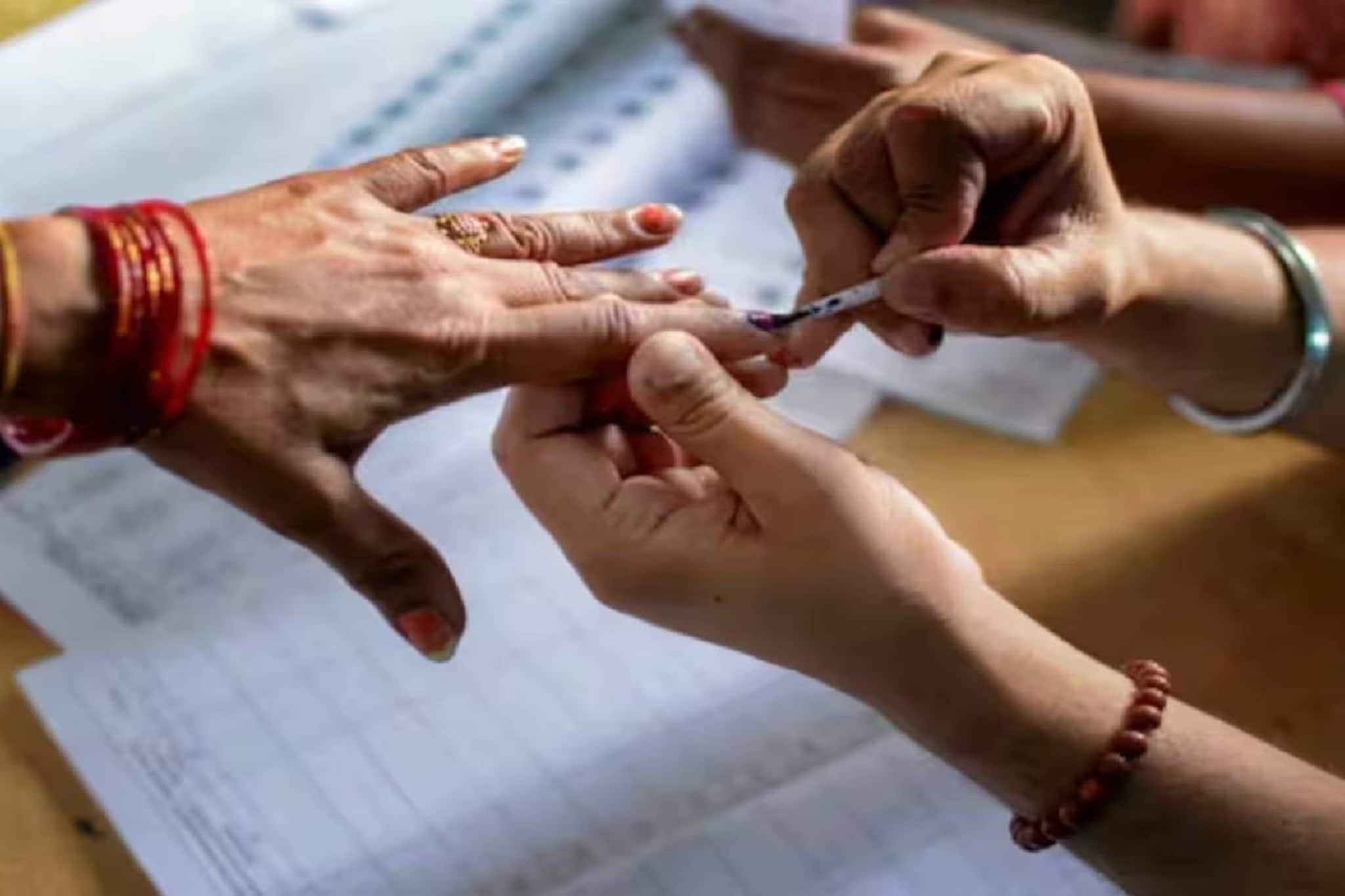 നിയമസഭാ തിരഞ്ഞെടുപ്പ് ; തമിഴ്നാട്ടിൽ ഏപ്രിൽ 23ന്; പുതുച്ചേരിയിലും അസമിലും 9ന്; ബംഗാളിൽ രണ്ട് ഘട്ടം നിയമസഭാ തിരഞ്ഞെടുപ്പ് ; തമിഴ്നാട്ടിൽ ഏപ്രിൽ 23ന്; പുതുച്ചേരിയിലും അസമിലും 9ന്; ബംഗാളിൽ രണ്ട് ഘട്ടം