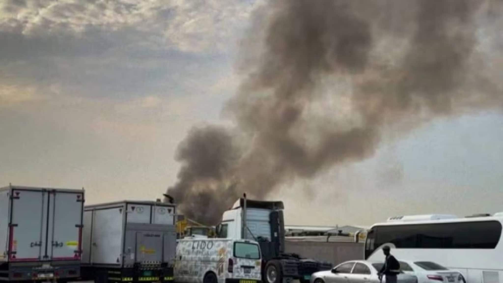 പശ്ചിമേഷ്യൻ സംഘർഷം:അബുദാബിയിൽ മിസൈൽ അവശിഷ്ടങ്ങളിൽ തീപിടിച്ച് 6 പേർക്ക് പരിക്ക്;കുവൈറ്റ് വിമാനത്താവളത്തിൽ  ഡ്രോൺ ആക്രമണം