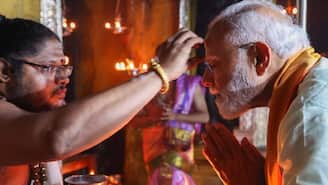 പ്രധാനമന്ത്രി നരേന്ദ്ര മോദി തിരുപ്രംകുണ്‌ട്രം സുബ്രഹ്മണ്യസ്വാമി ക്ഷേത്രത്തിൽ ദർശനം നടത്തി