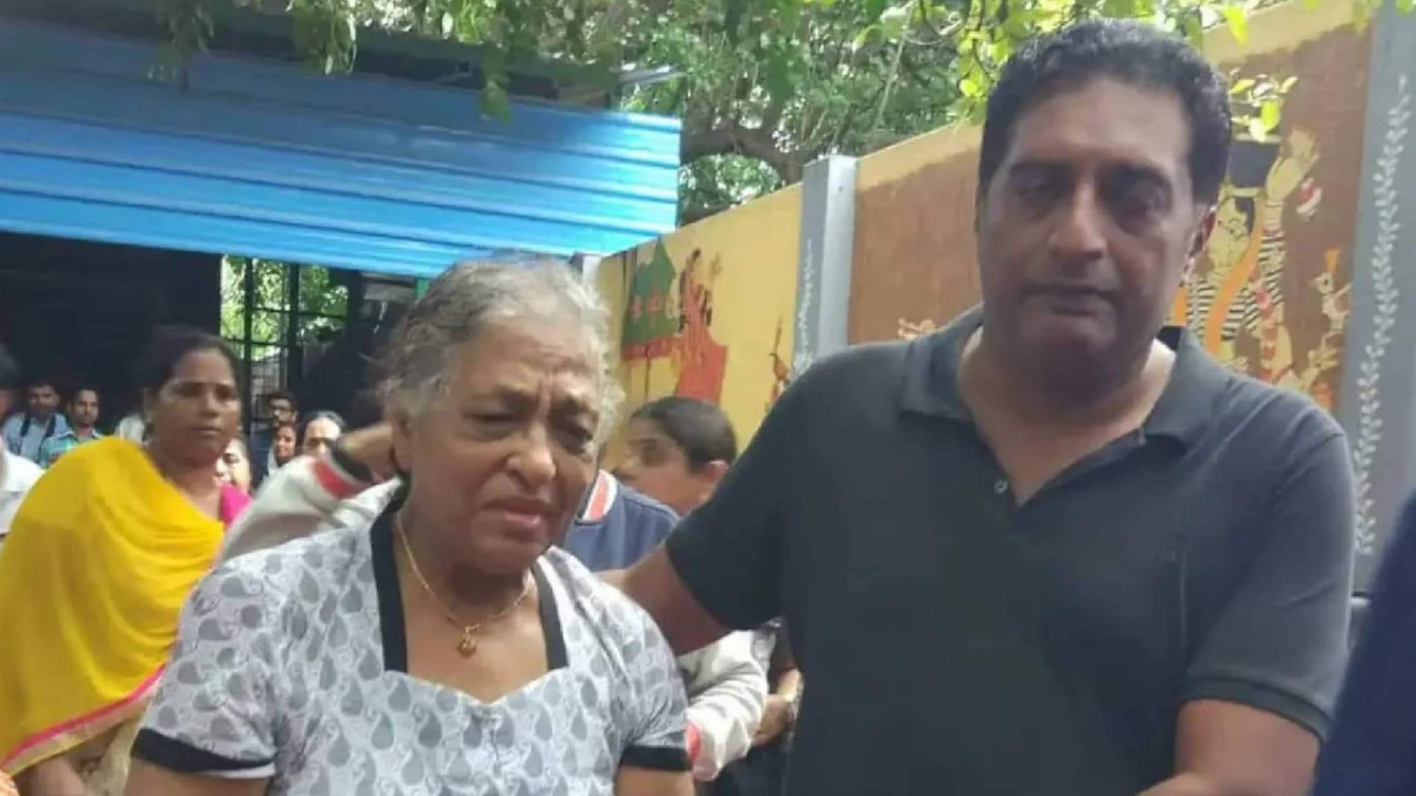 നടൻ പ്രകാശ് രാജിന്റെ അമ്മ സ്വർണലത അന്തരിച്ചു