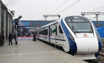 കേരളത്തിലെ വന്ദേഭാരത് ട്രെയിനുകളിൽ നെയ്ച്ചോറും ചിക്കൻ കറിയും മുതൽ അടപ്രഥമൻ വരെ;മെനു പരിഷ്കരിച്ചു