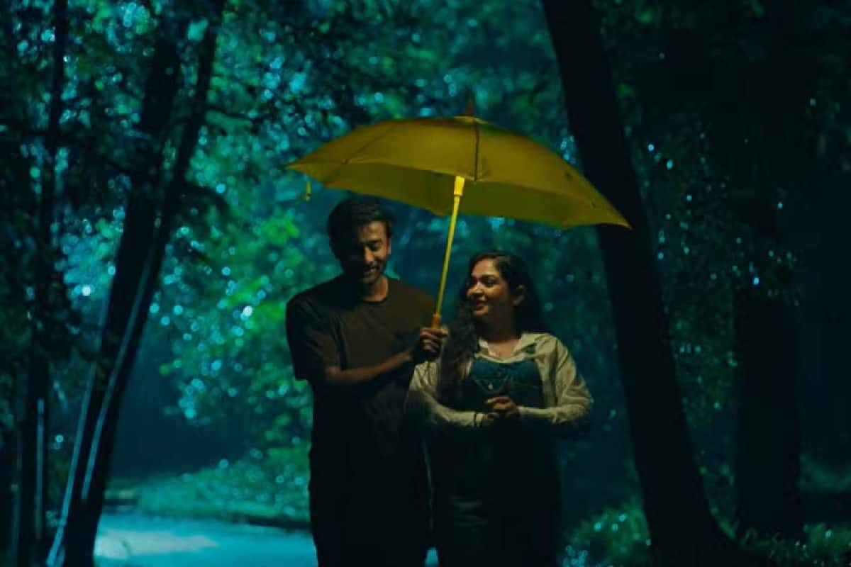 മമ്മൂട്ടിയുടെ ചെറുപ്പകാലം അവതരിപ്പിച്ച ആദം സാബിക്കും കൂട്ടരും; ക്യാമ്പസിന്റെ വർണാഭമായ രസക്കാഴ്ചകളുമായി 'ഡർബി' ട്രെയ്ലർ