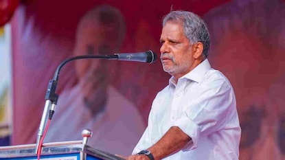 എ വിജയരാഘവൻ എ വിജയരാഘവൻ