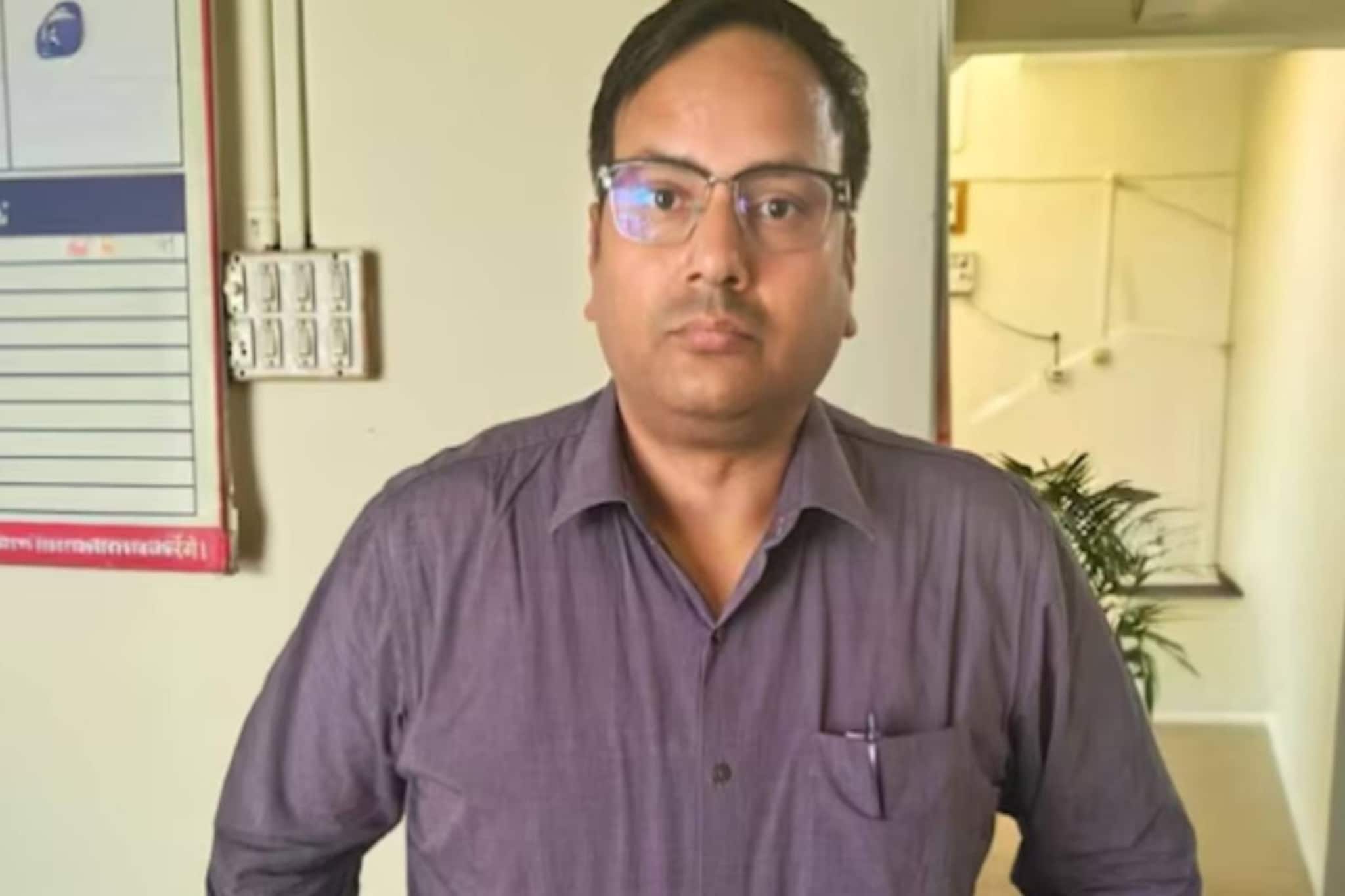 ഭാര്യയെ കൊലപ്പെടുത്തി 4 വർഷം ഒളിവുജീവിതം; LPG സിലിണ്ടർ ബുക്ക് ചെയ്തതിന് പിന്നാലെ മുൻസൈനികൻ അറസ്റ്റിൽ ഭാര്യയെ കൊലപ്പെടുത്തി 4 വർഷം ഒളിവുജീവിതം; LPG സിലിണ്ടർ ബുക്ക് ചെയ്തതിന് പിന്നാലെ മുൻസൈനികൻ അറസ്റ്റിൽ