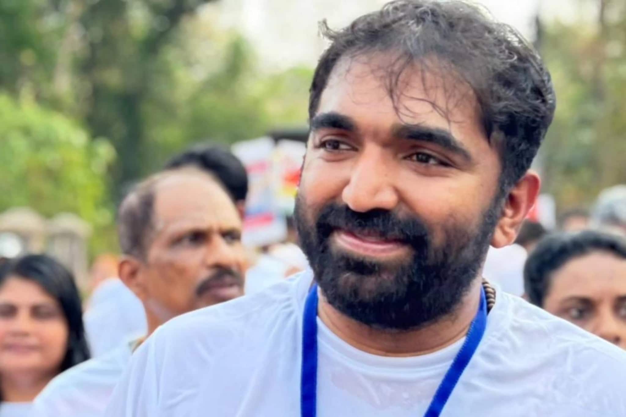 ഫ്ലെക്സ് ബോർഡുകളും ബാനറുകളും ഒഴിവാക്കാൻ ചാണ്ടി ഉമ്മൻ; തുക പാവപ്പെട്ടവർക്ക് വീട് വച്ചുനൽകാൻ ഉപയോഗിക്കും