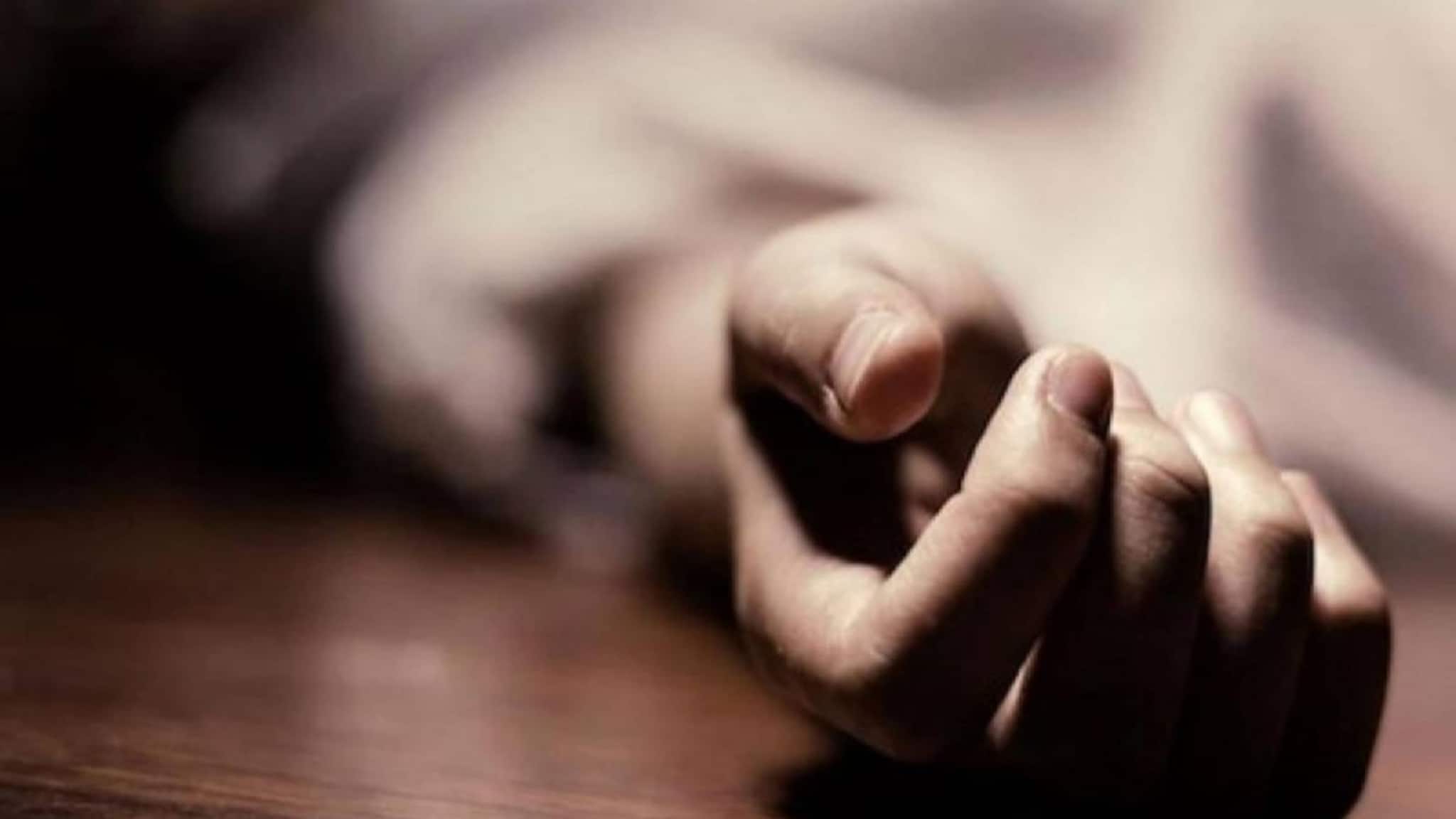 കോട്ടയത്ത് യുവദമ്പതികൾ വാടക വീട്ടിൽ മരിച്ച നിലയിൽ; രക്തത്തിൽ കുളിച്ച് മൃതദേഹങ്ങൾ 