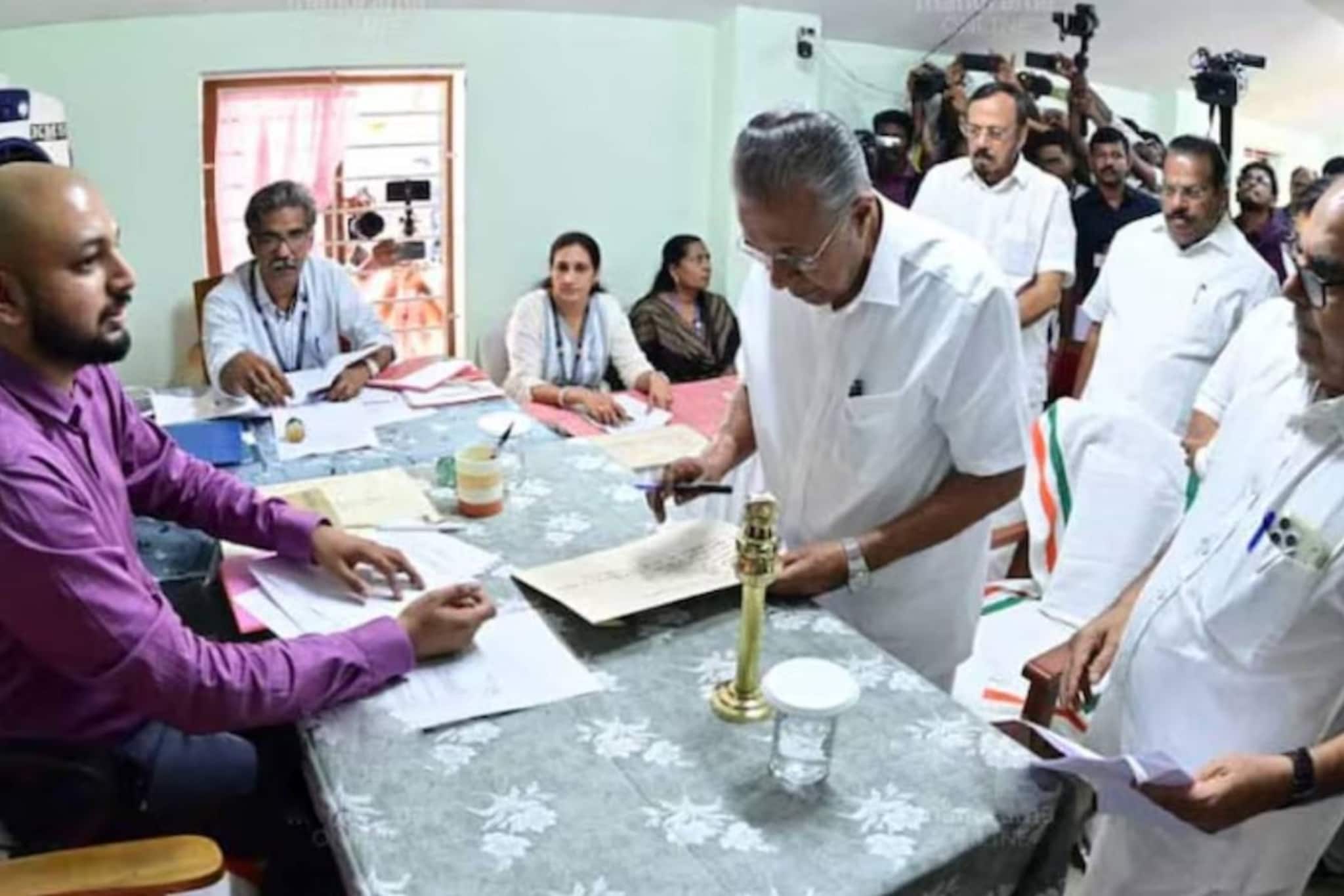 ധർമടത്ത് നാമനിർദേശ പത്രിക സമർപ്പിച്ച് പിണറായി വിജയൻ