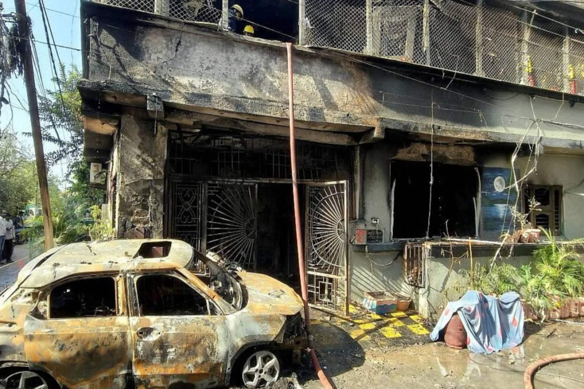 ഇലക്ട്രിക് വാഹനചാർജിം​ഗ് പോയിന്റിൽ നിന്ന് തീപിടിച്ച് വൻ സ്ഫോടനം; 7 പേർ മരിച്ചു