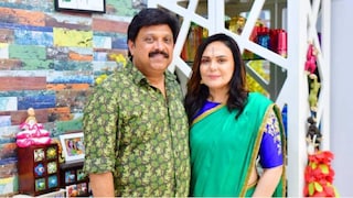 കെ ബി ഗണേഷ് കുമാർ, ഭാര്യ ബിന്ദു മേനോൻ