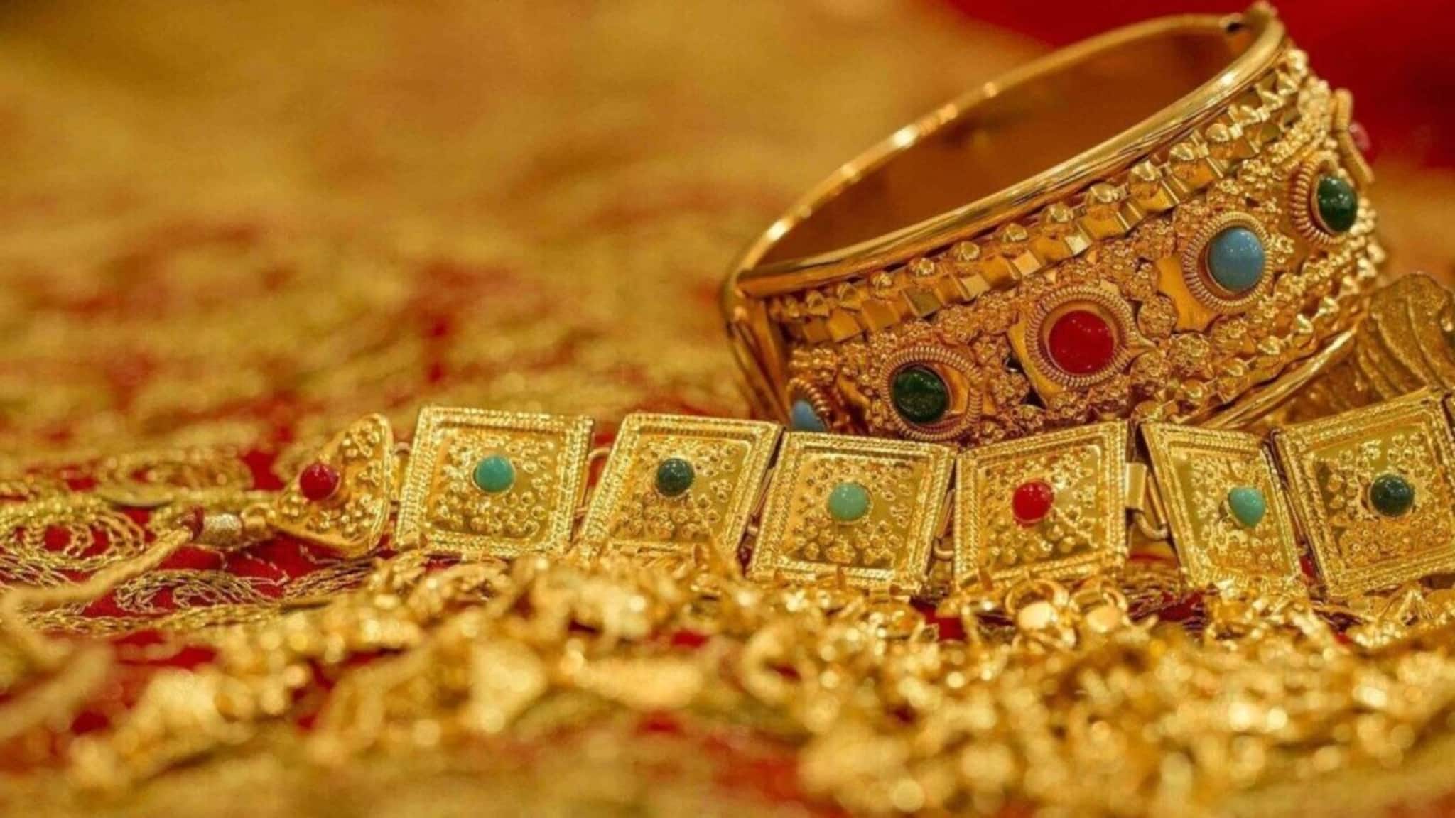 GOLD PRICE : സ്വർണവില വീണ്ടും കുതിക്കുന്നു, ഒറ്റയടിക്ക് വർദ്ധിച്ചത് 2,760 രൂപ