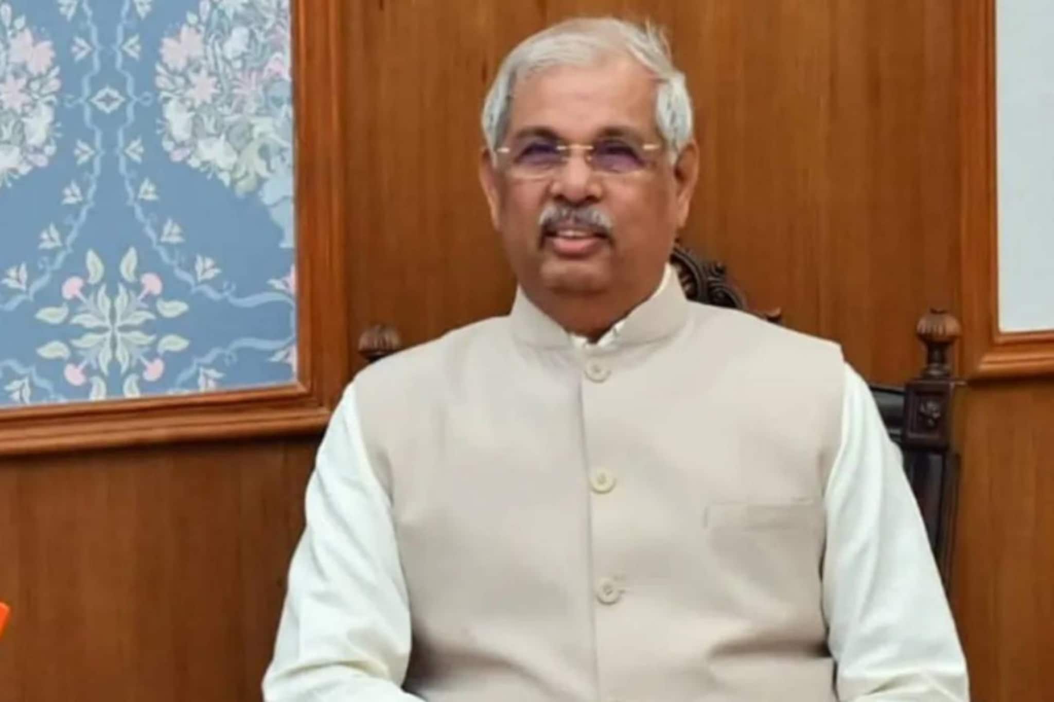 മലയാളം ഇനി ഭരണഭാഷ; ബില്ലിൽ ഗവർണർ രാജേന്ദ്ര ആർലേക്കർ ഒപ്പുവച്ചു