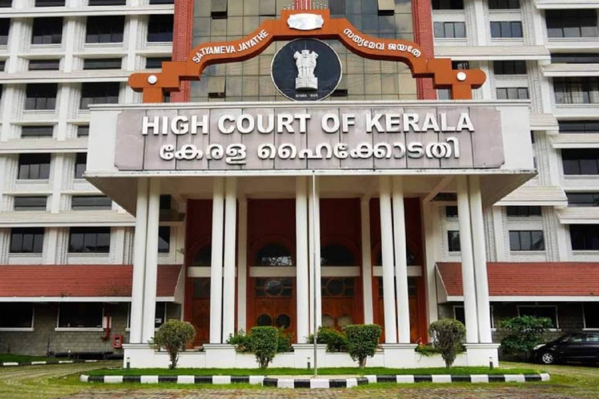 ഇല്ലാത്ത ഹൈക്കോടതി ഉത്തരവ് ഉണ്ടെന്ന് പ്രചരിപ്പിച്ച കോൺഗ്രസ് സ്ഥാനാർത്ഥി ക്ഷമാപണം നടത്തണം ഇല്ലാത്ത ഹൈക്കോടതി ഉത്തരവ് ഉണ്ടെന്ന് പ്രചരിപ്പിച്ച കോൺഗ്രസ് സ്ഥാനാർത്ഥി ക്ഷമാപണം നടത്തണം