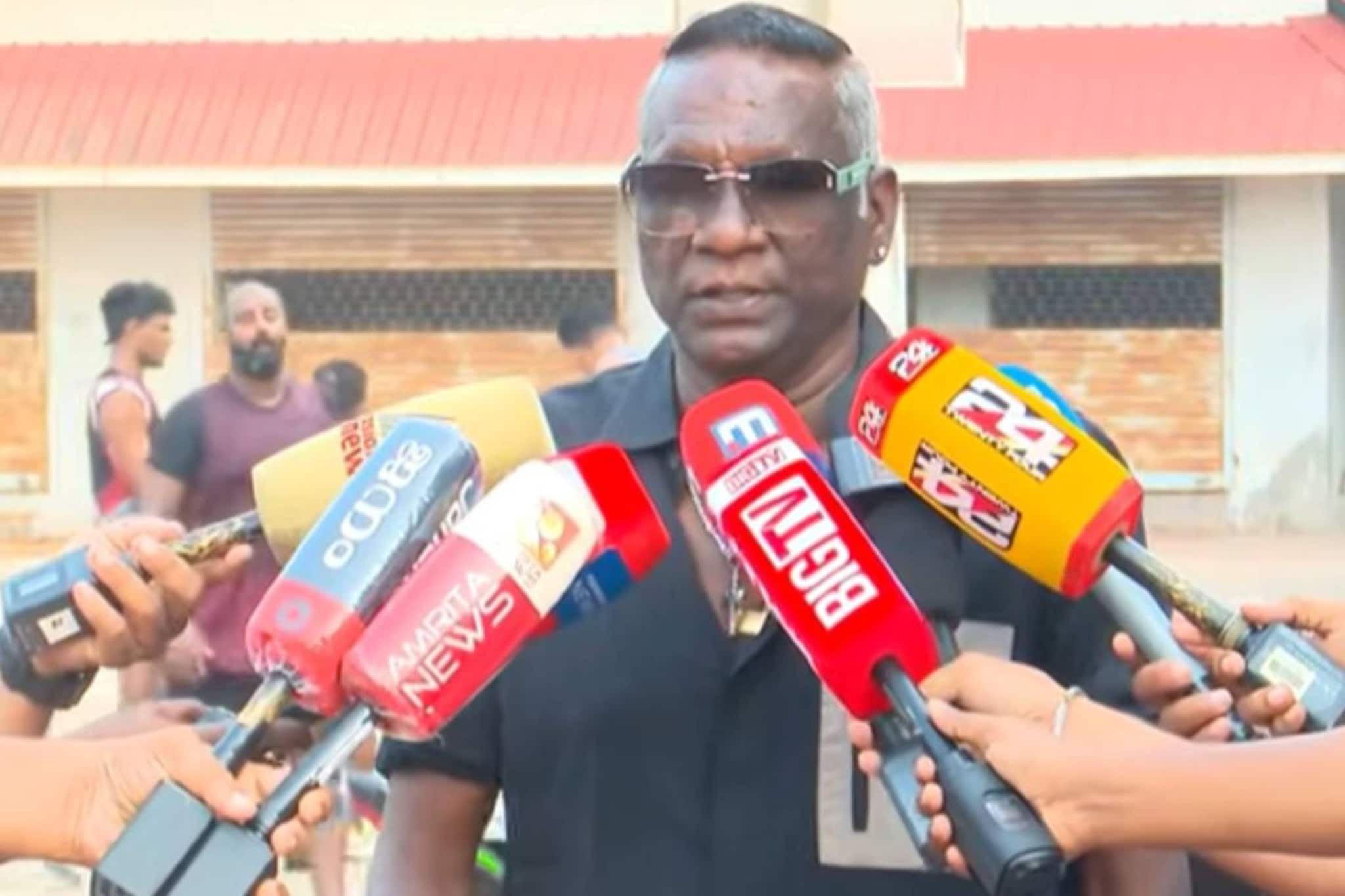 'തിരഞ്ഞെടുപ്പിൽ മത്സരിക്കാനില്ല; ആഗ്രഹം പി ടി ഉഷയെ പോലെ എംപിയാകാൻ': ഐ എം വിജയൻ 'തിരഞ്ഞെടുപ്പിൽ മത്സരിക്കാനില്ല; ആഗ്രഹം പി ടി ഉഷയെ പോലെ എംപിയാകാൻ': ഐ എം വിജയൻ