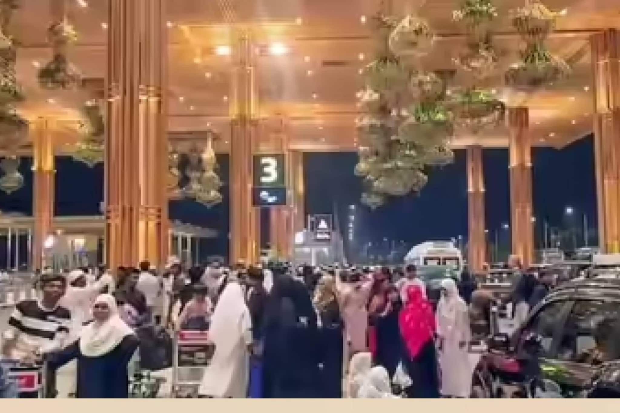 വ്യോമപാതകൾ അടഞ്ഞു; ഇന്ത്യയിൽ 854 വിമാനങ്ങൾ റദ്ദാക്കി, ഗൾഫിൽ കുടുങ്ങിയത് ഒൻപതോളം വിമാനങ്ങൾ വ്യോമപാതകൾ അടഞ്ഞു; ഇന്ത്യയിൽ 854 വിമാനങ്ങൾ റദ്ദാക്കി, ഗൾഫിൽ കുടുങ്ങിയത് ഒൻപതോളം വിമാനങ്ങൾ