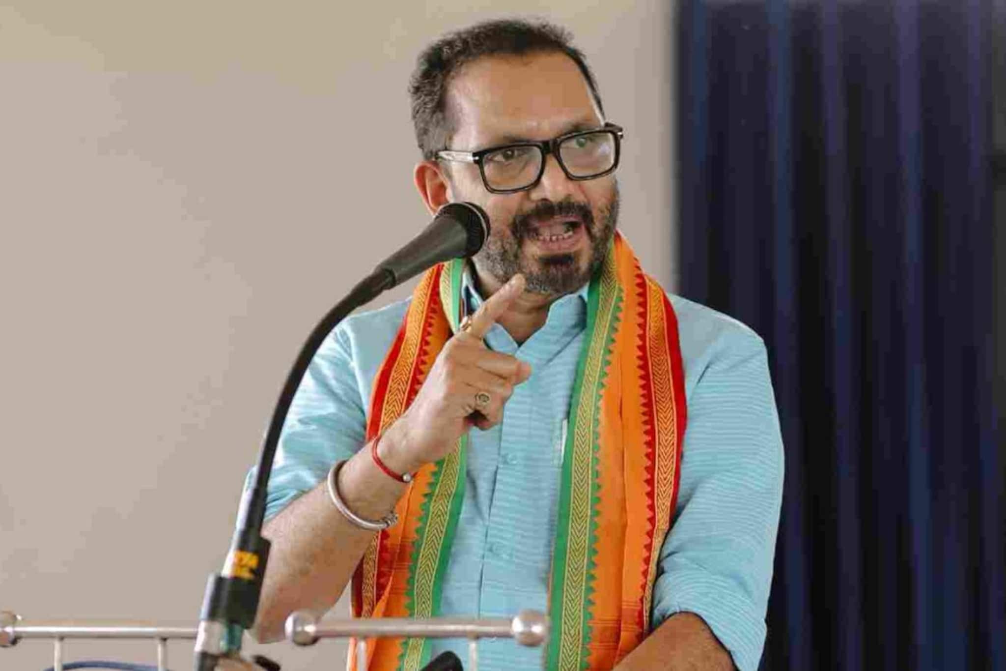 നട്ടെല്ലിന് പകരം വാഴപ്പിണ്ടി അല്ലെങ്കിൽ മഞ്ചേശ്വരത്ത് SDPI വോട്ട് വേണ്ടെന്ന് സതീശൻ പറയണം: കെ സുരേന്ദ്രൻ നട്ടെല്ലിന് പകരം വാഴപ്പിണ്ടി അല്ലെങ്കിൽ മഞ്ചേശ്വരത്ത് SDPI വോട്ട് വേണ്ടെന്ന് സതീശൻ പറയണം: കെ സുരേന്ദ്രൻ