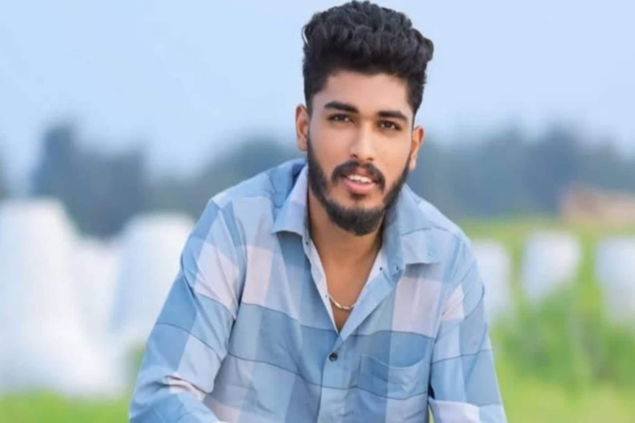 32 യുവതികളുടെ ഫോട്ടോ മോര്ഫ് ചെയ്ത് നഗ്ന ചിത്രങ്ങളാക്കി പ്രചരിപ്പിച്ച സ്റ്റുഡിയോ ആല്ബം ഡിസൈനര് പിടിയില് 32 യുവതികളുടെ ഫോട്ടോ മോര്ഫ് ചെയ്ത് നഗ്ന ചിത്രങ്ങളാക്കി പ്രചരിപ്പിച്ച സ്റ്റുഡിയോ ആല്ബം ഡിസൈനര് പിടിയില്