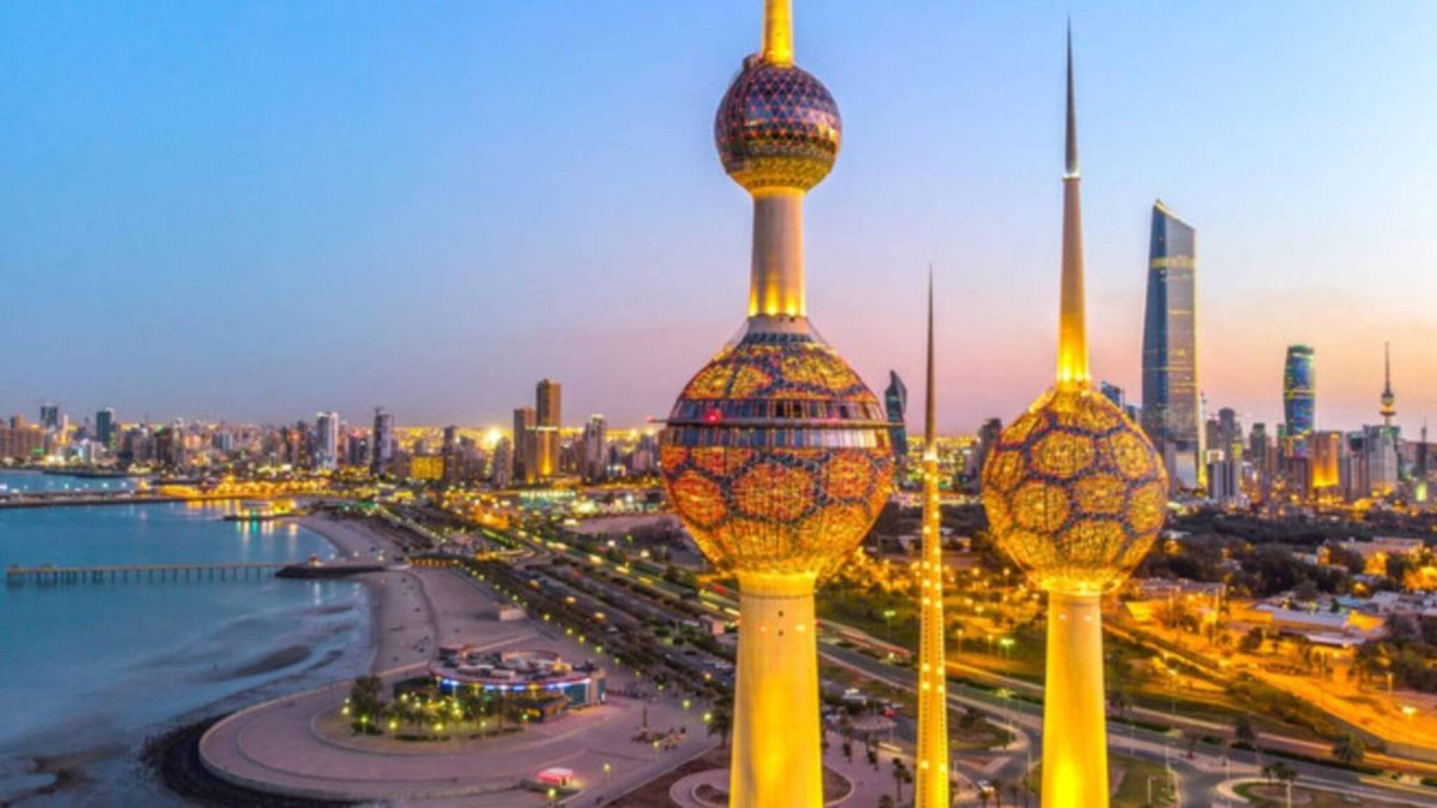 യുദ്ധം; കുവൈറ്റ് സന്ദർശക വിസകളുടെയും പ്രവാസികളുടെ അബ്സെൻസ് പെർമിറ്റിന്റെയും കാലാവധി നീട്ടി