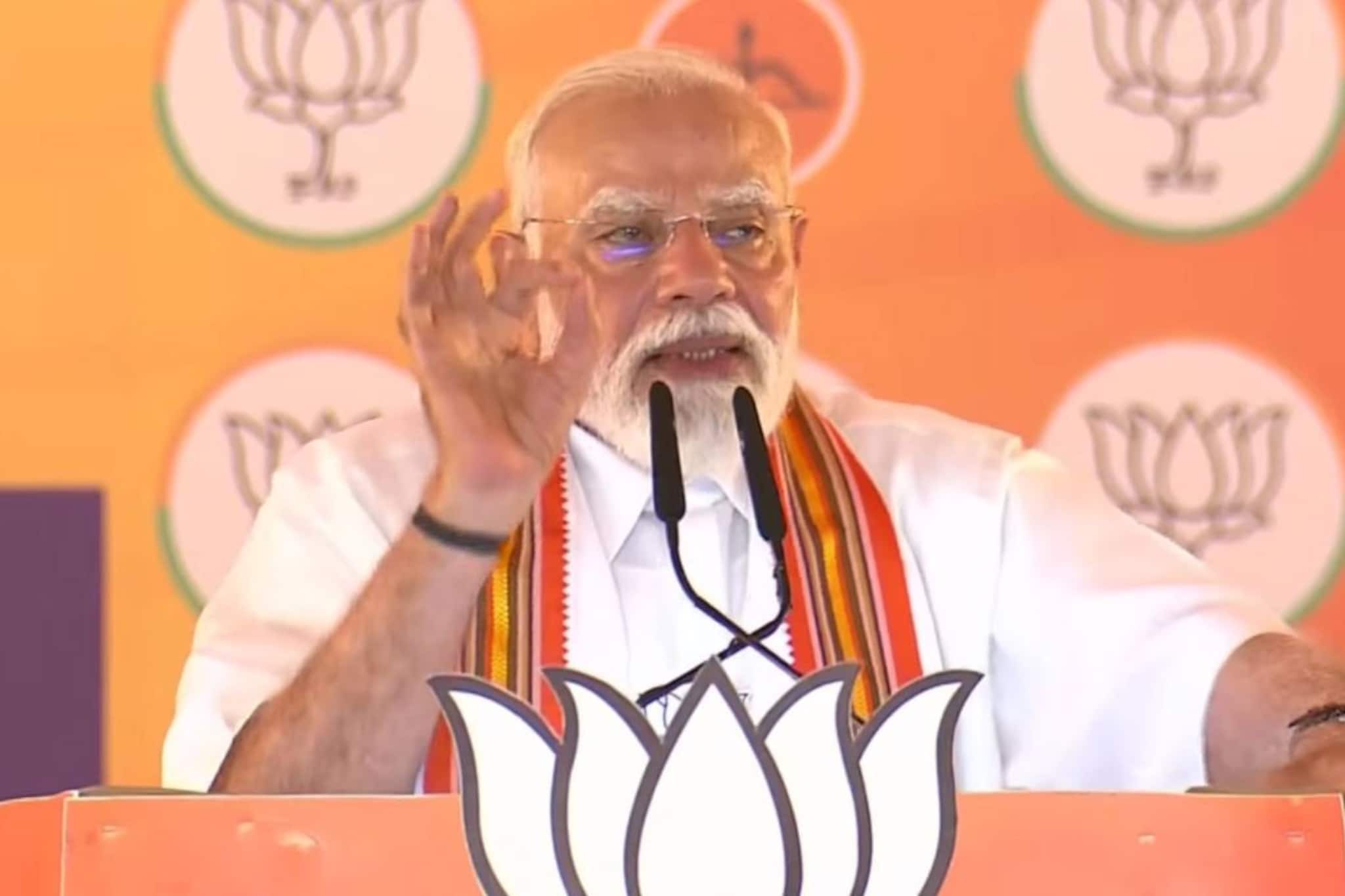 "കേരളത്തിലെ ചില കോൺ​ഗ്രസ് നേതാക്കൾ സ്ത്രീ സുരക്ഷയ്ക്ക് ഭീഷണി, അവരെ സൂക്ഷിക്കണം": പ്രധാനമന്ത്രി നരേന്ദ്രമോദി