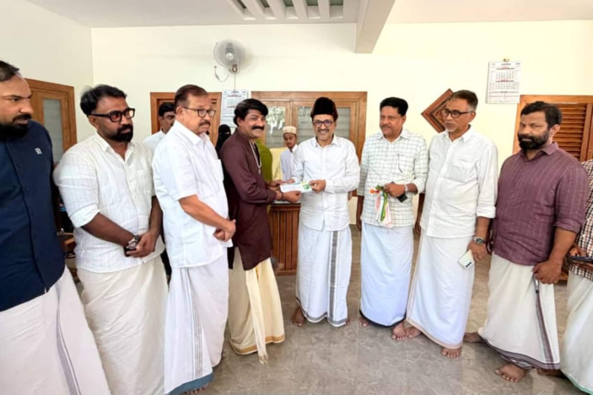 സോപാനസംഗീത കലാകാരൻ ഞെരളത്ത് ഹരിഗോവിന്ദൻ മുസ്ലിം ലീഗിൽ