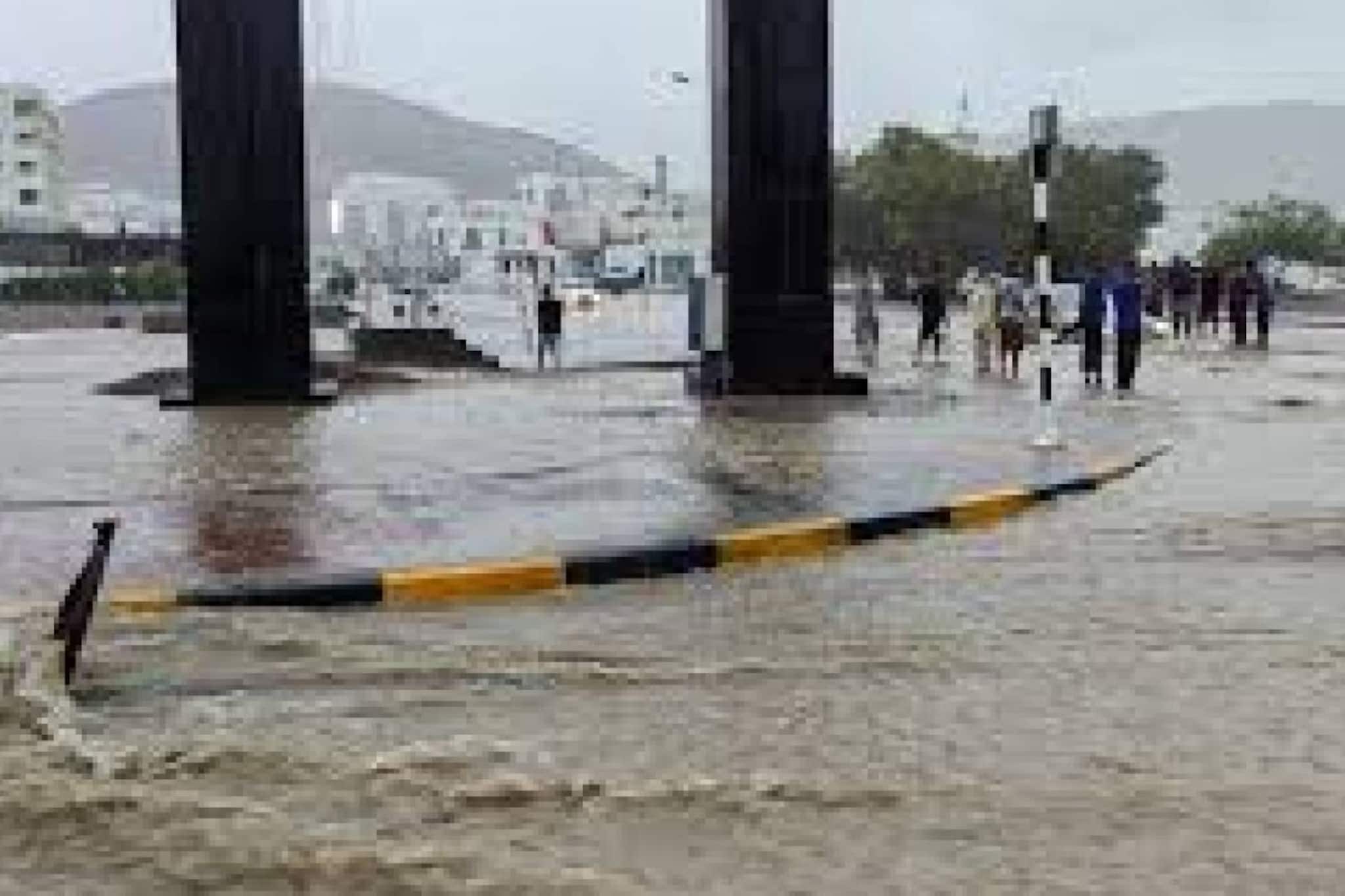 ഒമാനിൽ മിന്നൽ പ്രളയം; രണ്ട് മലയാളികൾ മരിച്ചു : അതീവ ജാഗ്രത നിർദേശം