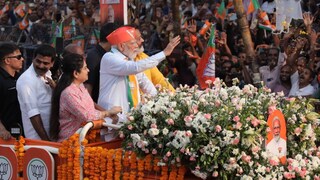 പത്മജ വേണുഗോപാൽ പ്രധാനമന്ത്രി മോദിക്കൊപ്പം റോഡ് ഷോയിൽ 