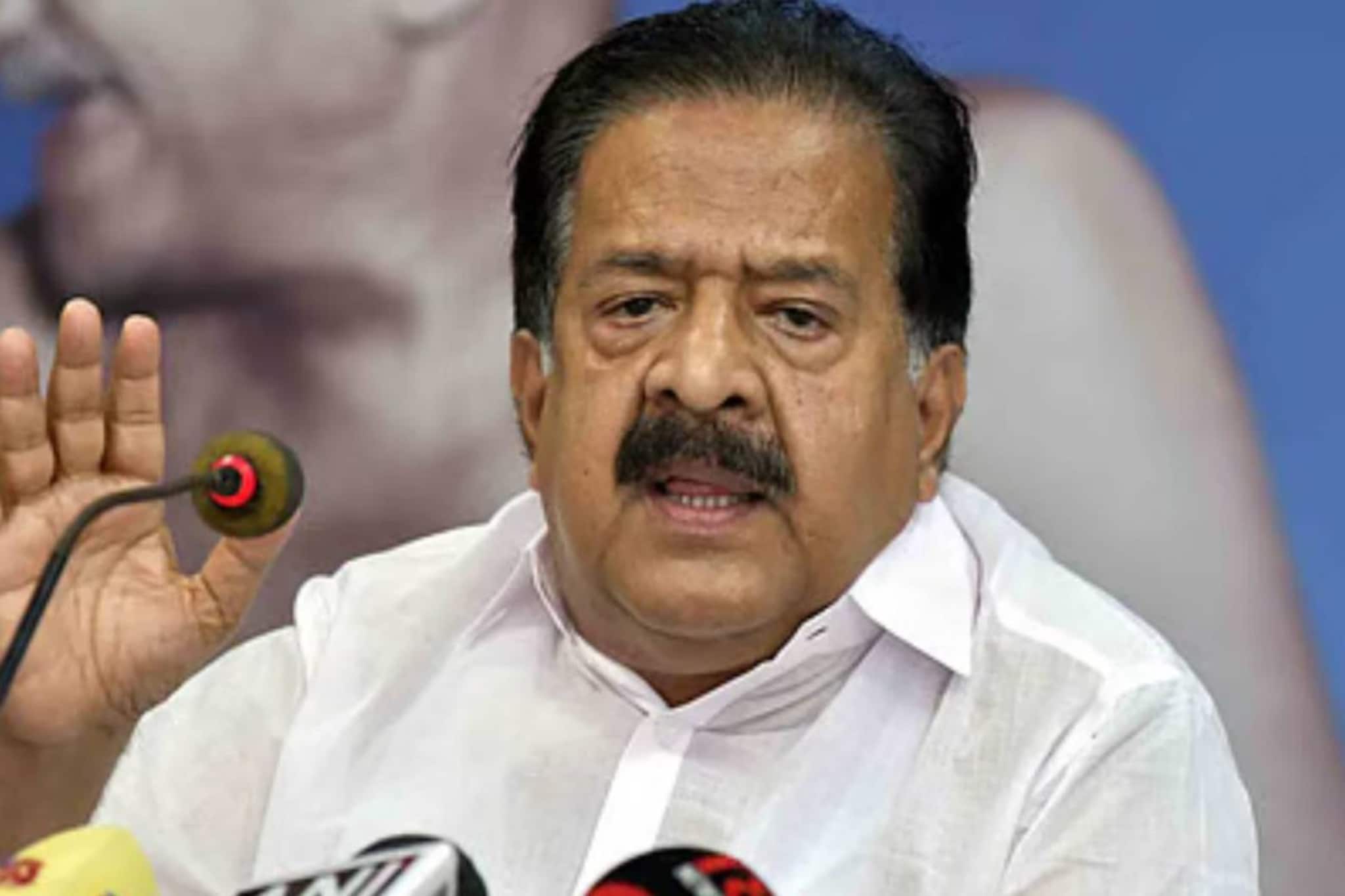 ദിനേശ് ബീഡി സഹകരണ സംഘത്തിന് സോഫ്റ്റ്വെയർ നിർമാണകരാർ;700 കോടി അഴിമതിയ്ക്ക് നീക്കം: രമേശ് ചെന്നിത്തല ദിനേശ് ബീഡി സഹകരണ സംഘത്തിന് സോഫ്റ്റ്വെയർ നിർമാണകരാർ;700 കോടി അഴിമതിയ്ക്ക് നീക്കം: രമേശ് ചെന്നിത്തല