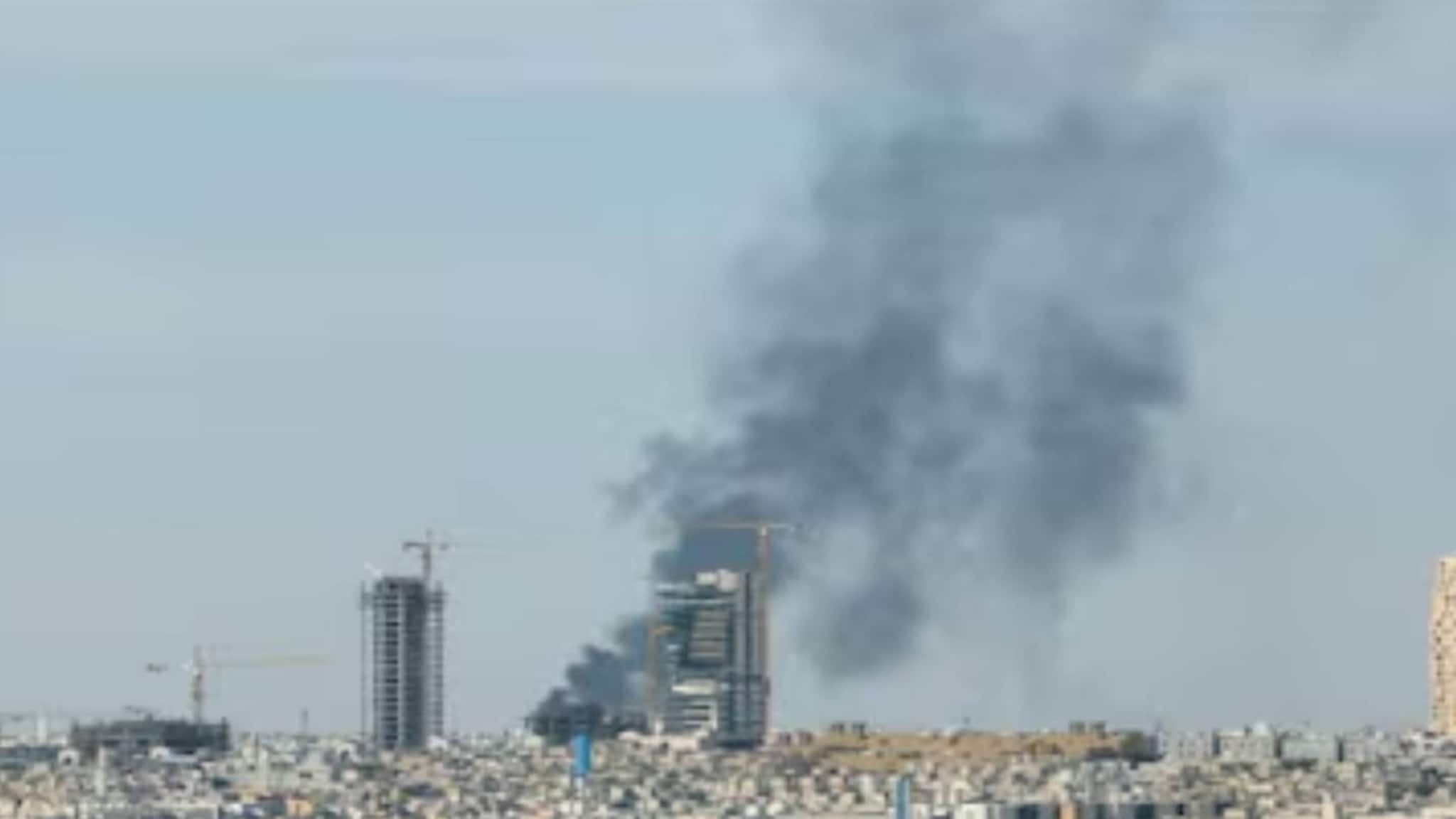 സൗദിയിൽ ജനവാസമേഖലയ്ക്ക് നേരെ ഇറാന്റെ മിസൈൽ ആക്രമണം; ഇന്ത്യക്കാരെല്ലാം സുരക്ഷിതരാണെന്ന് എംബസി