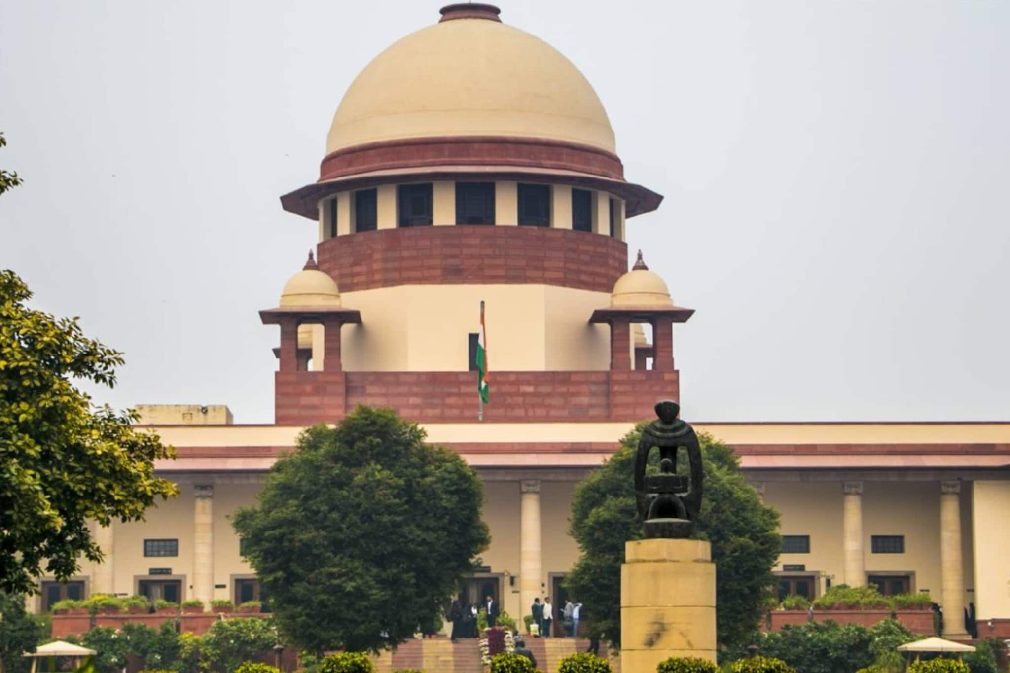 സ്ത്രീകളെ ജോലിക്കെടുക്കാൻ മടിക്കും'; ആർത്തവ അവധി ഹർജിയിൽ സുപ്രീം കോടതി