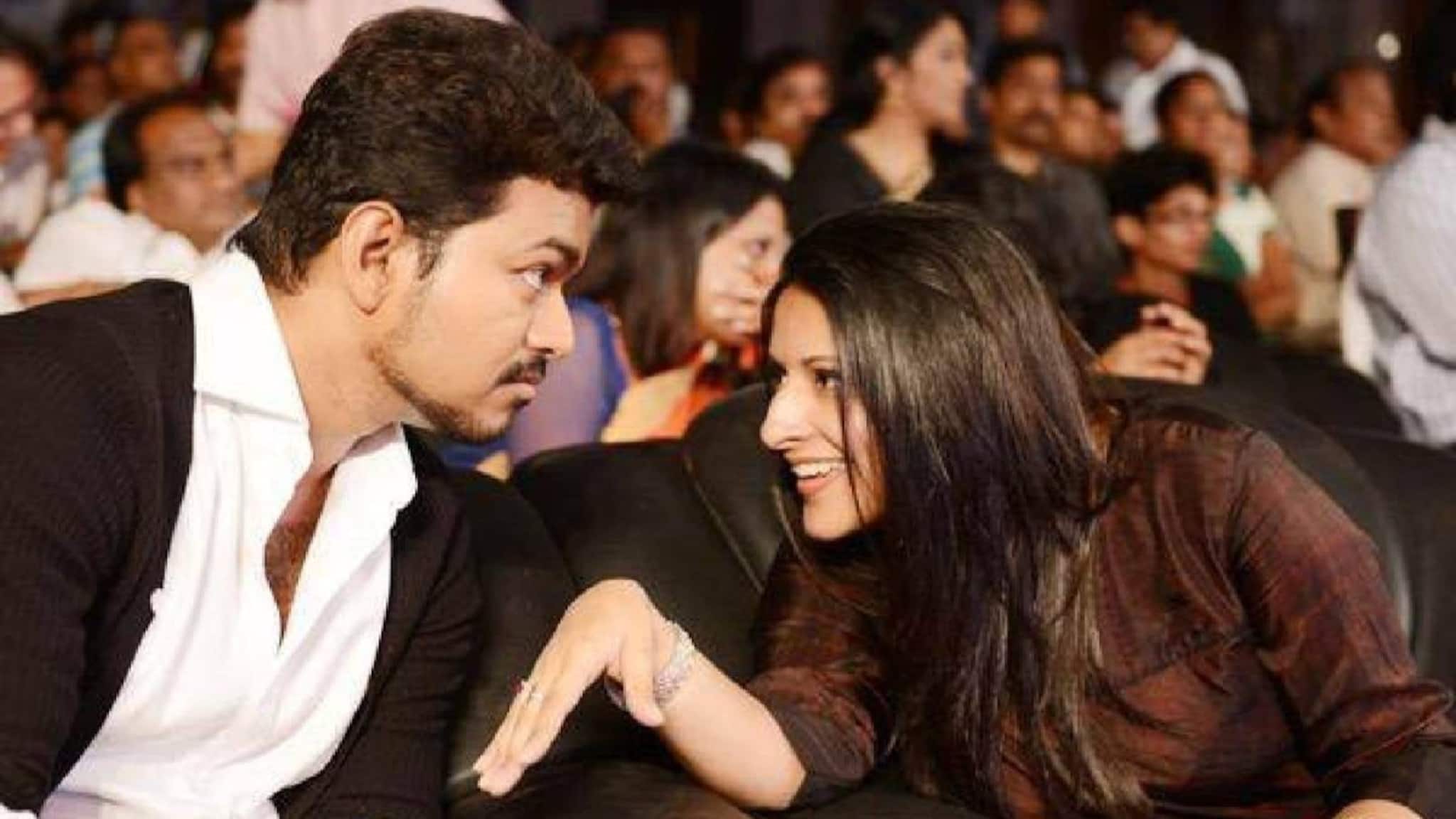 വിജയ്ക്ക് ഭാര്യയെ പിരിയാൻ വയ്യേ? വൻ തുക മുന്നോട്ടു വച്ച് കോടതിക്ക് പുറത്ത് ഒത്തുതീർപ്പിന് ശ്രമമെന്ന് റിപ്പോർട്ട്