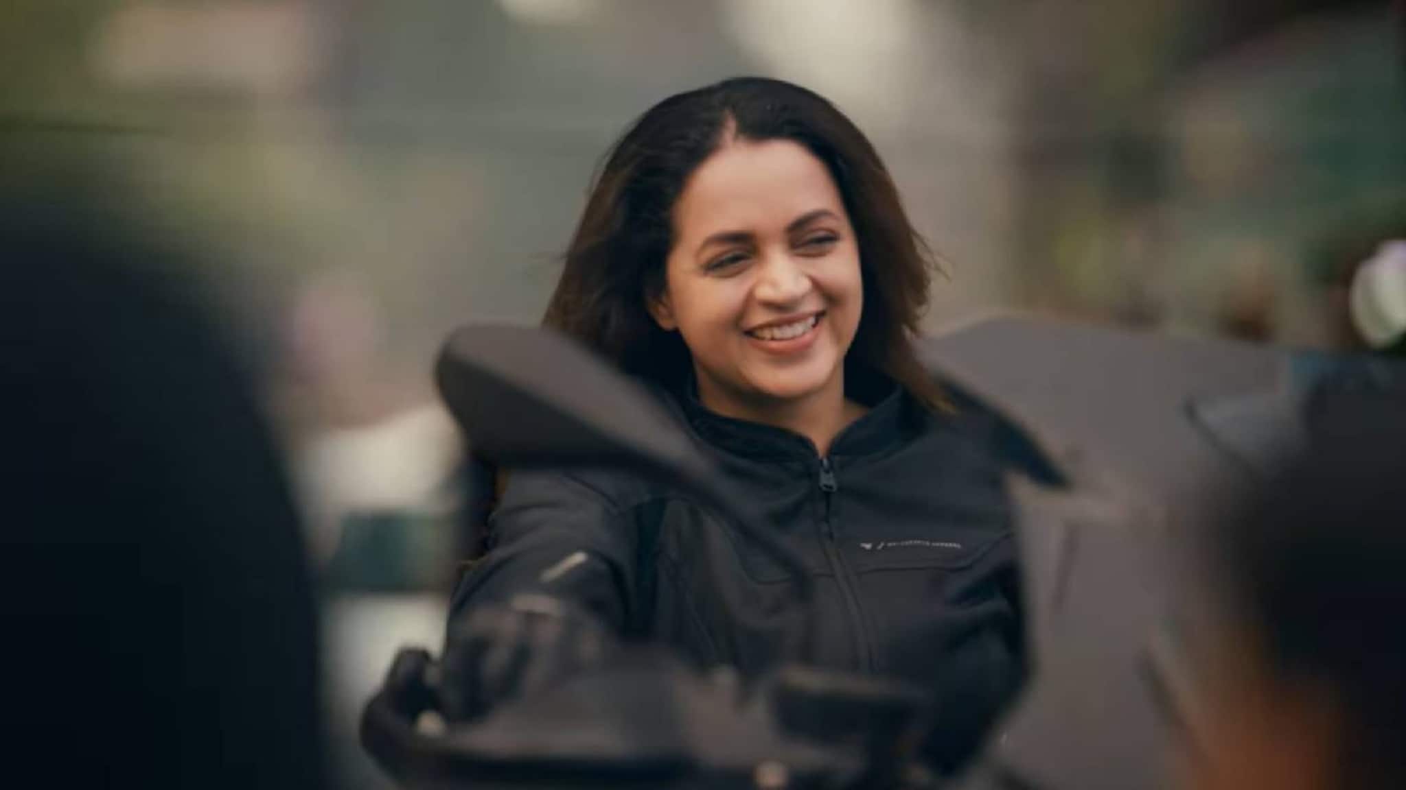 ഓക്കേ അല്ലേ എന്ന് ഭാവന; ഡബിൾ ഓക്കേ അടിച്ച് വിദ്യാർത്ഥികൾ; ഇനി ഭാവന 'തുടരും' പിന്തുണയുമായി മഞ്ജു വാര്യരും