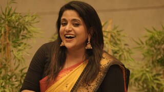 വീണാ നായർ 